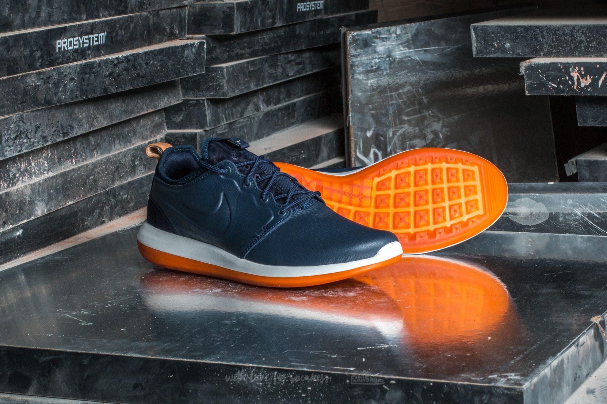 Nike roshe two leather black clearance