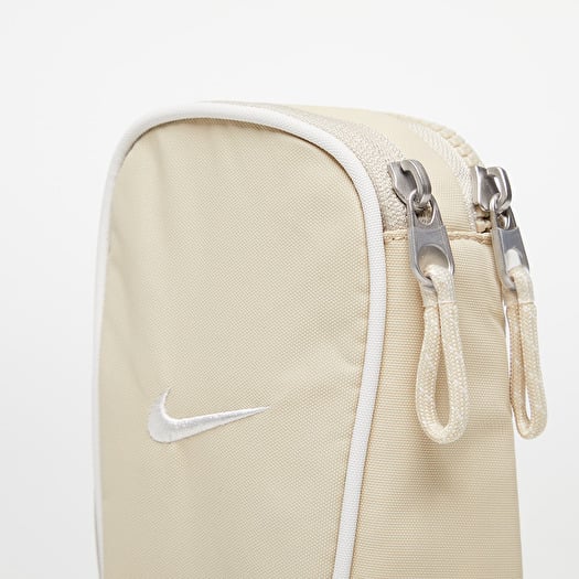 Nike Sportswear Essentials Crossbody Bag / Black