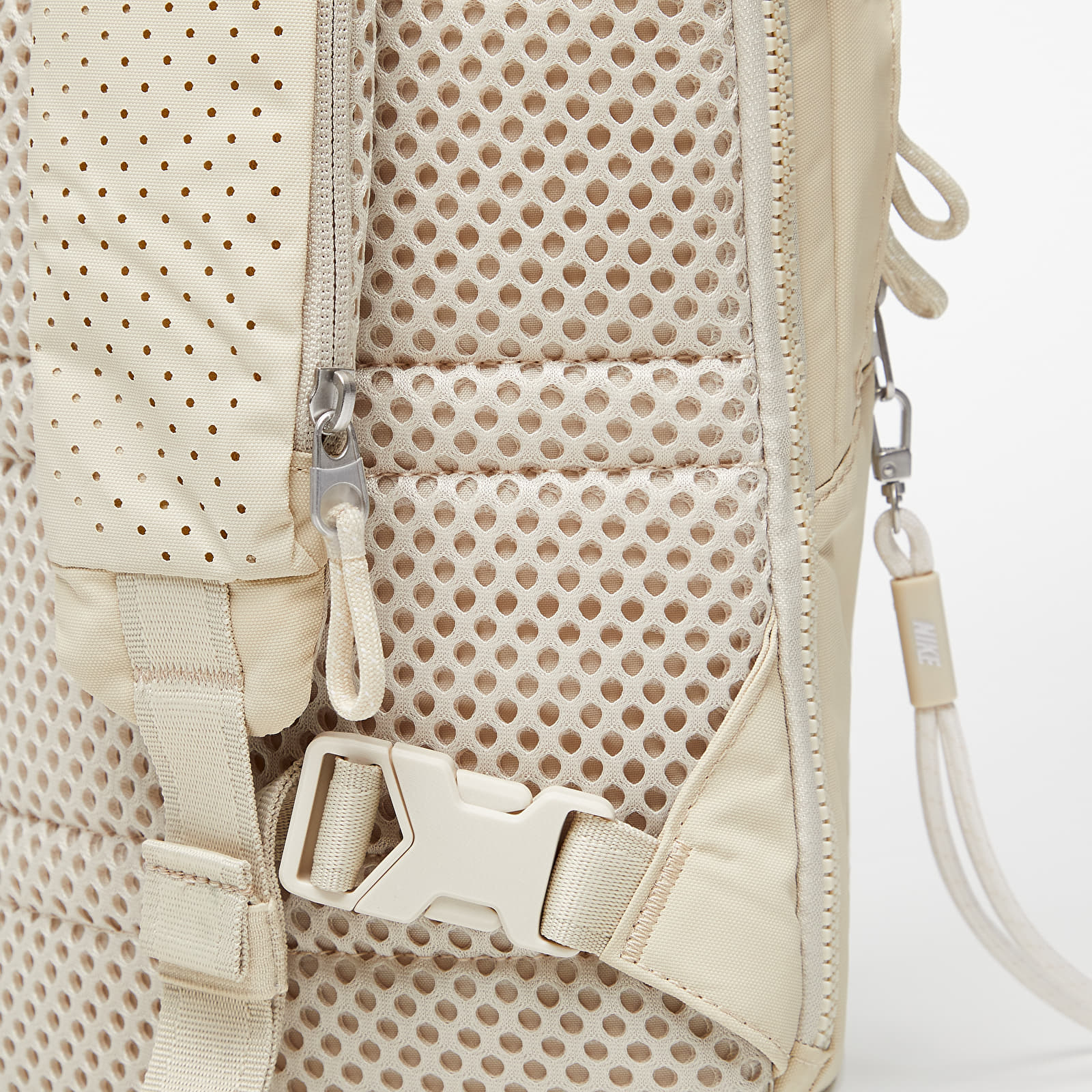 Nike hotsell sling bag