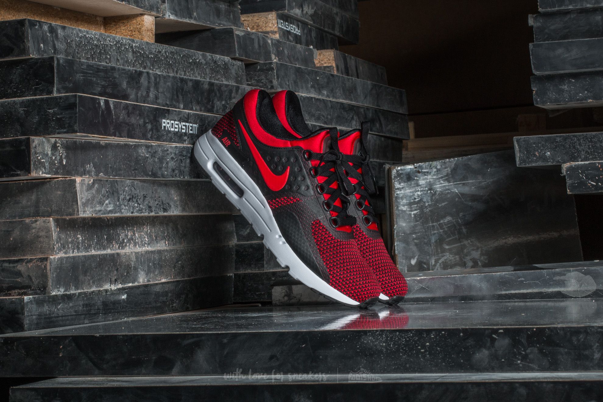 Nike air max zero black red outlet