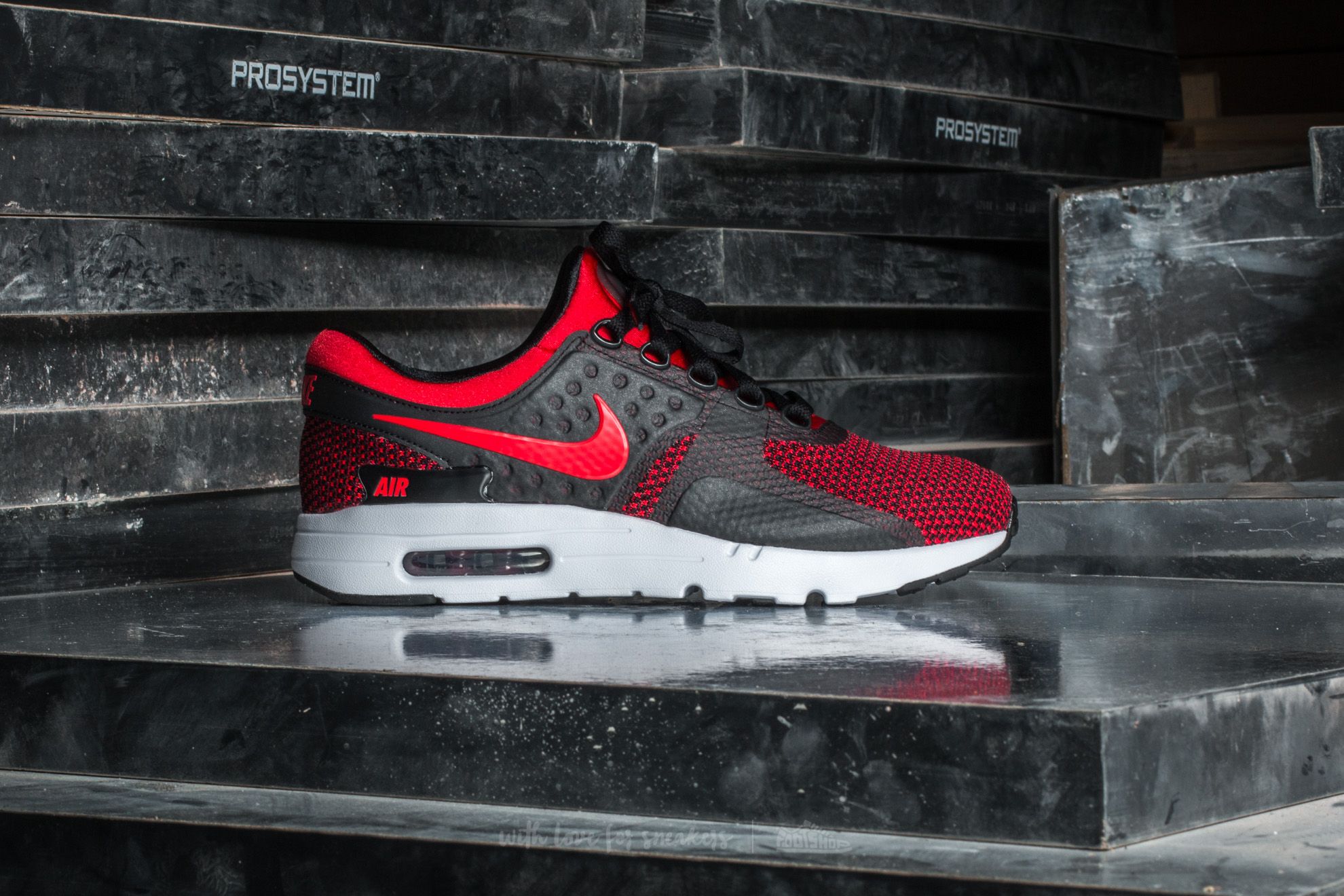 Men s shoes Nike Air Max Zero Essential University Red University
