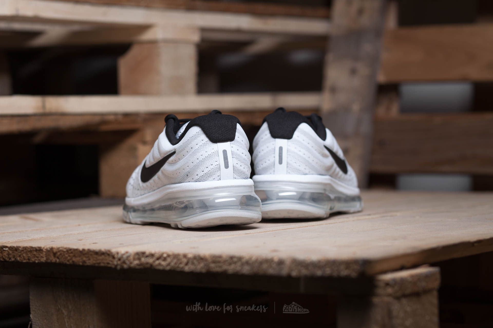 Nike clearance invigor 2017