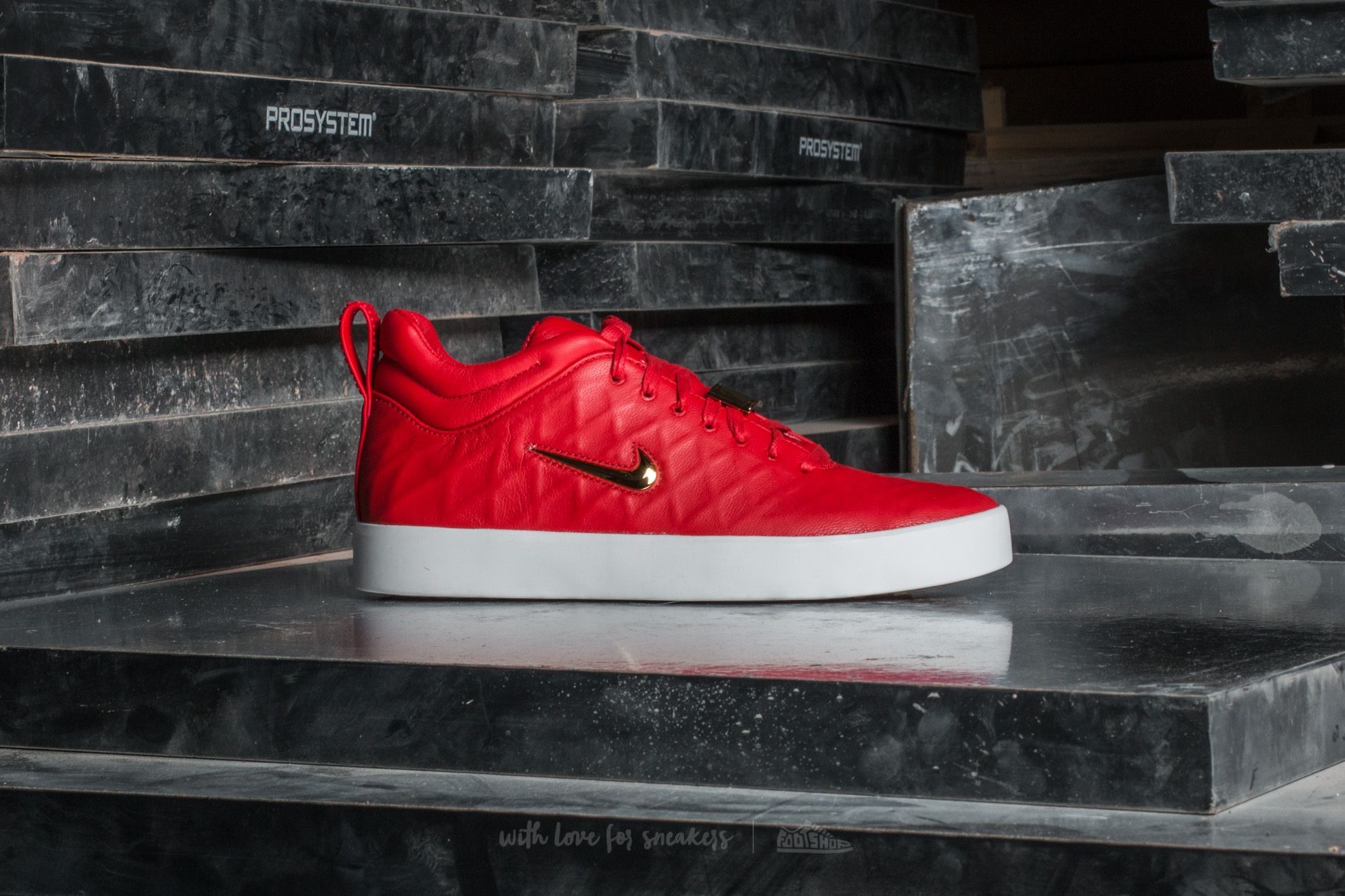 Men's shoes Nike Tiempo Vetta '17 University Red/ Metallic Gold