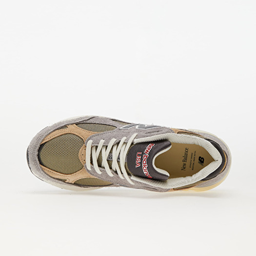 Men s shoes New Balance x Teddy Santis 990 V3 Grey Olive Beige Footshop