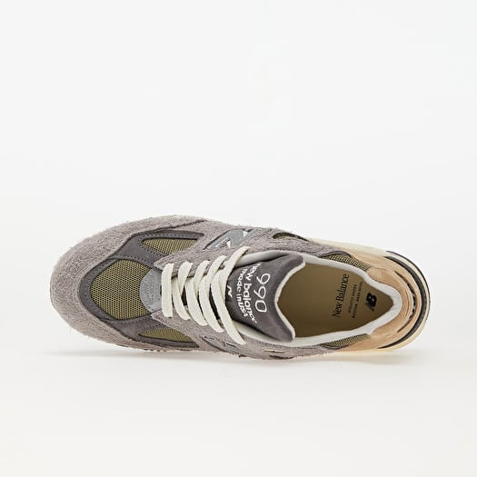 Men s shoes New Balance x Teddy Santis 990 V2 Grey Olive Beige Footshop
