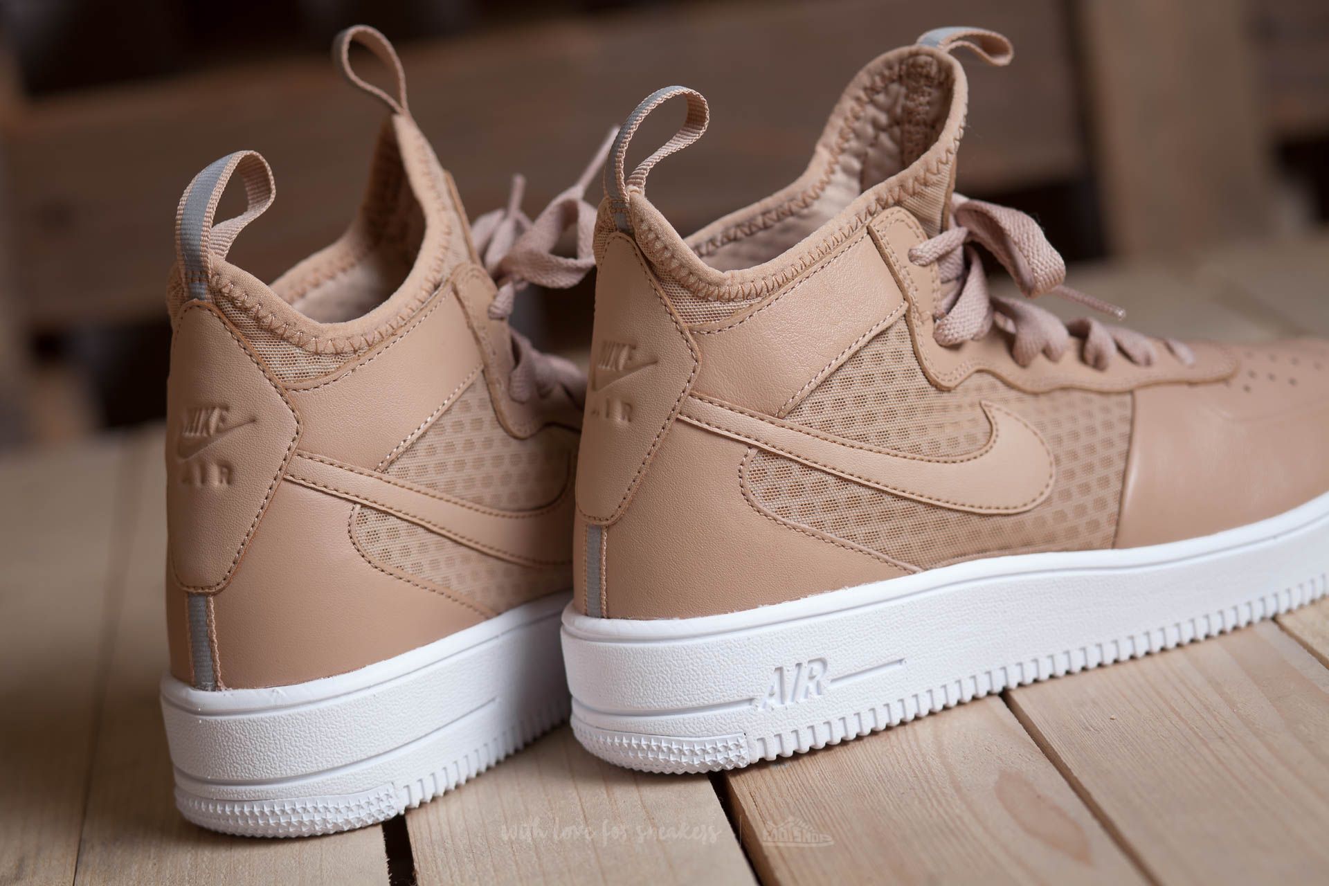 Nike air force best sale 1 mid vachetta tan
