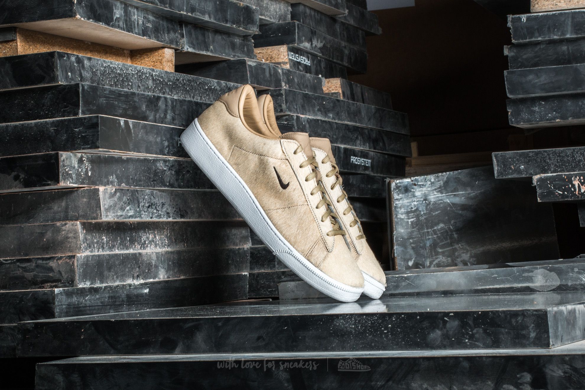 Men s shoes Nike Tennis Classic CS LX Linen Black White Footshop