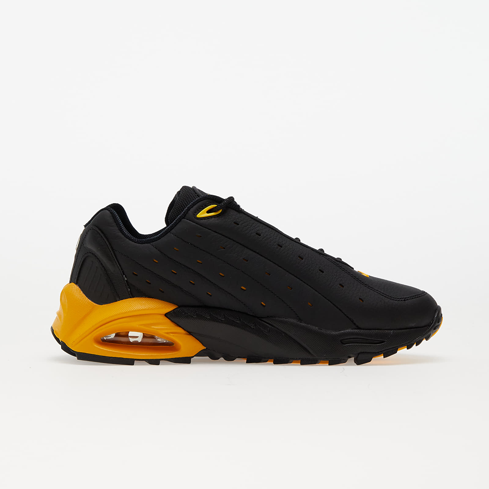 Men's shoes Nike x NOCTA Hot Step Air Terra Black/ University Gold