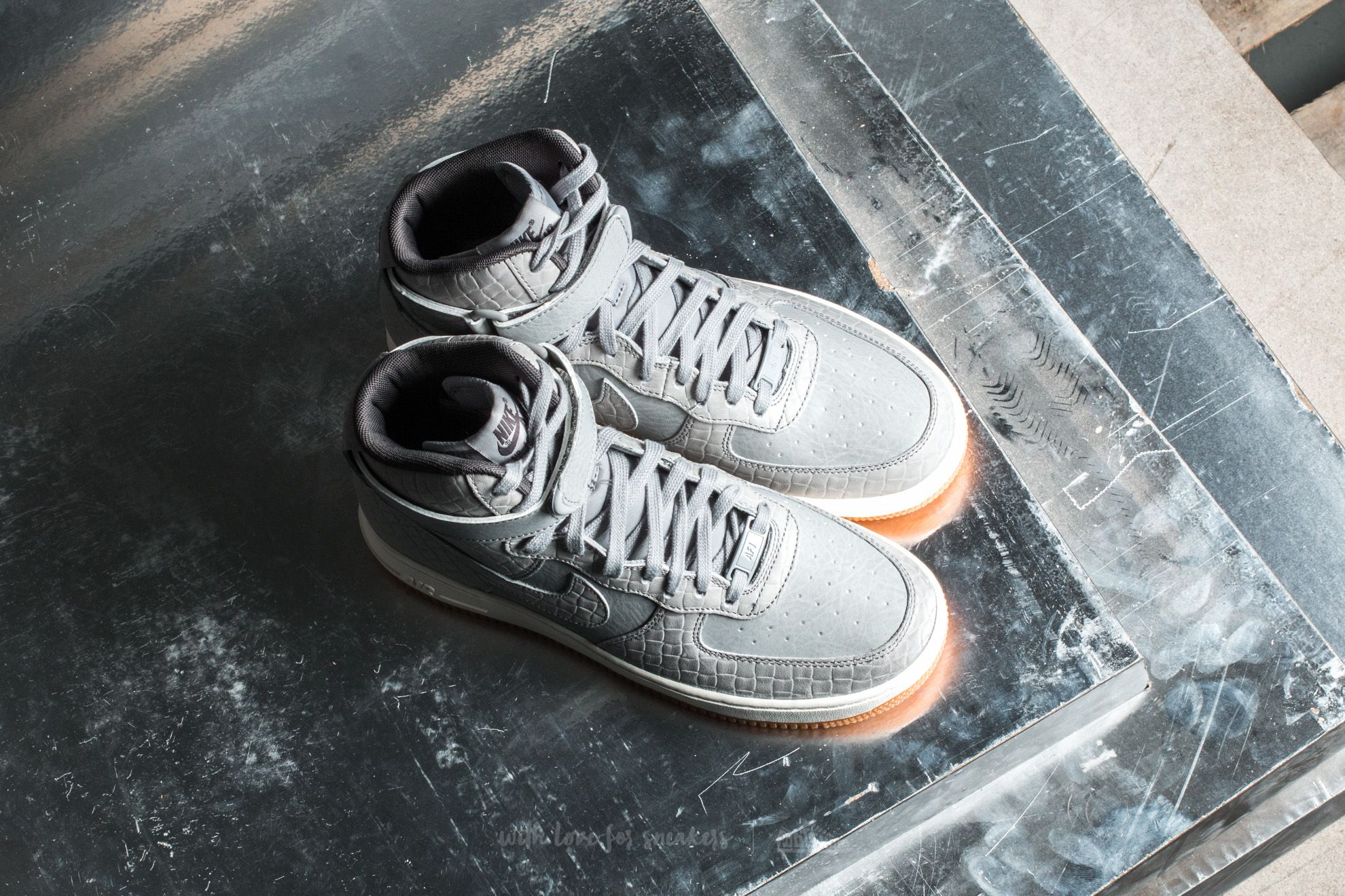 Air force 1 high grey store suede  and  gum