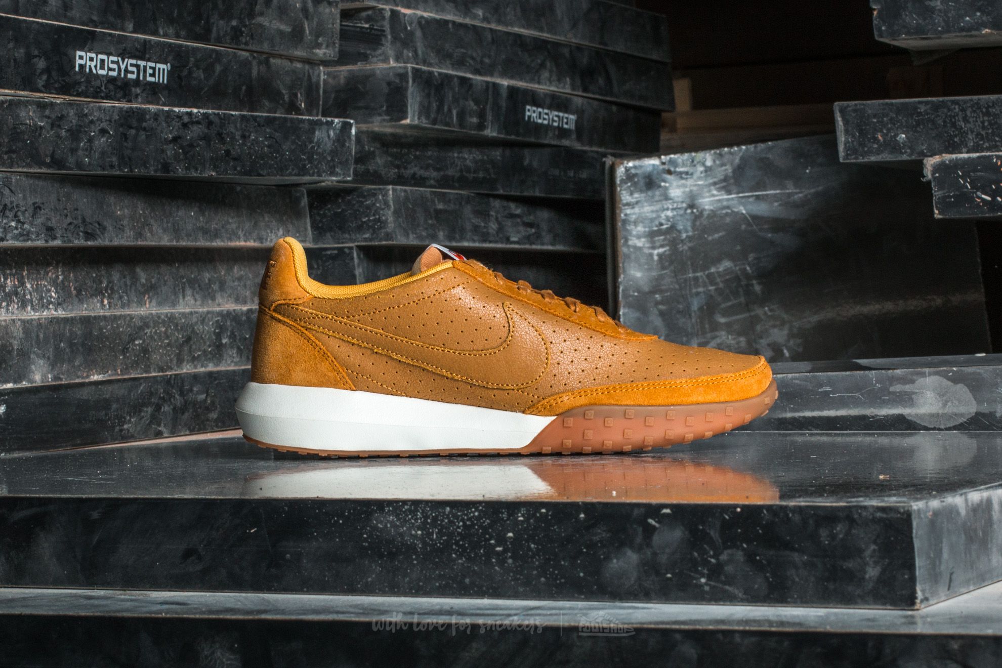 Women's shoes Nike W Roshe Waffle Racer NM Premium Desert Ochre/ Desert Ochre