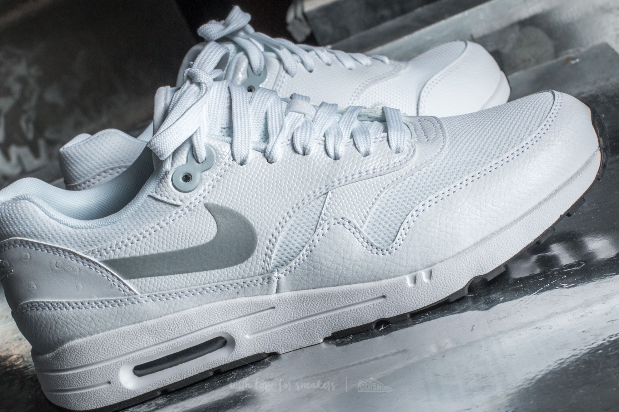 Moteriška avalynė Nike W Air Max 1 Ultra 2.0 White/ Metallic Platinum-Black