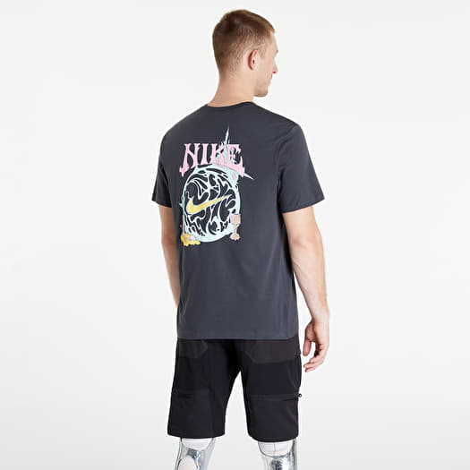 T shirts Nike Sportswear Men s T Shirt Anthracite Footshop
