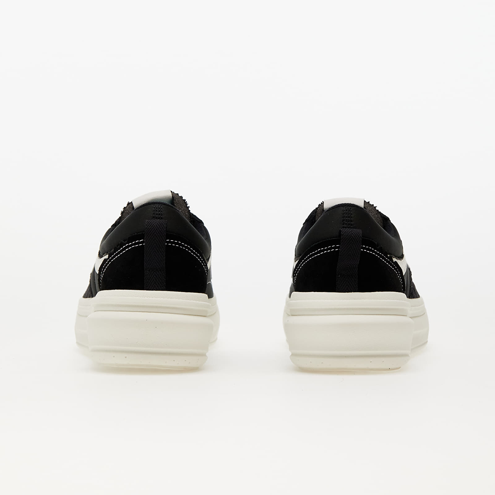 Мъжки кецове и обувки Vans Old Skool Overt Plus ComfyCush Lux Black/ Marshmallow