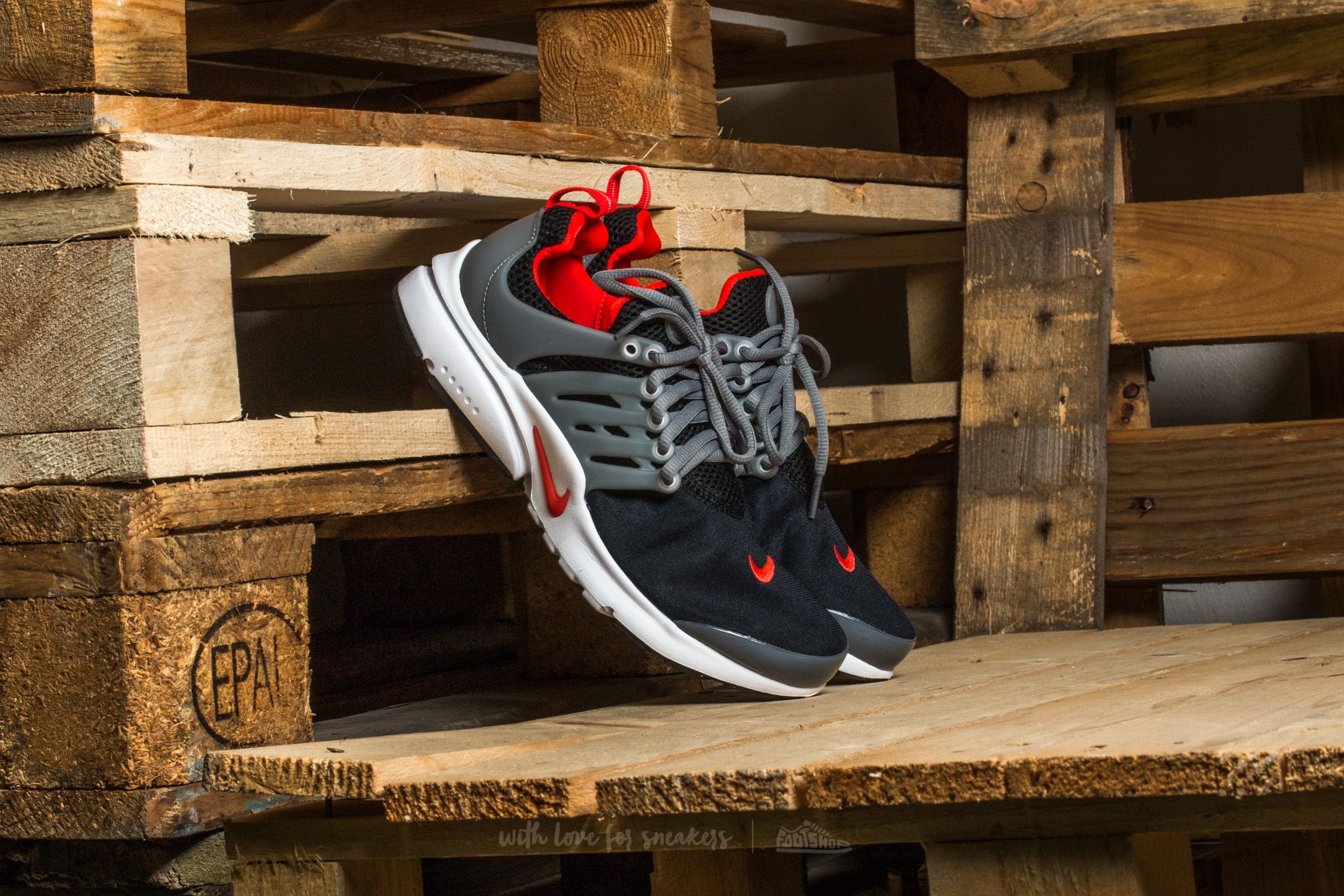 Damesko Nike Presto (GS) Black/ Max Orange-Cool Grey
