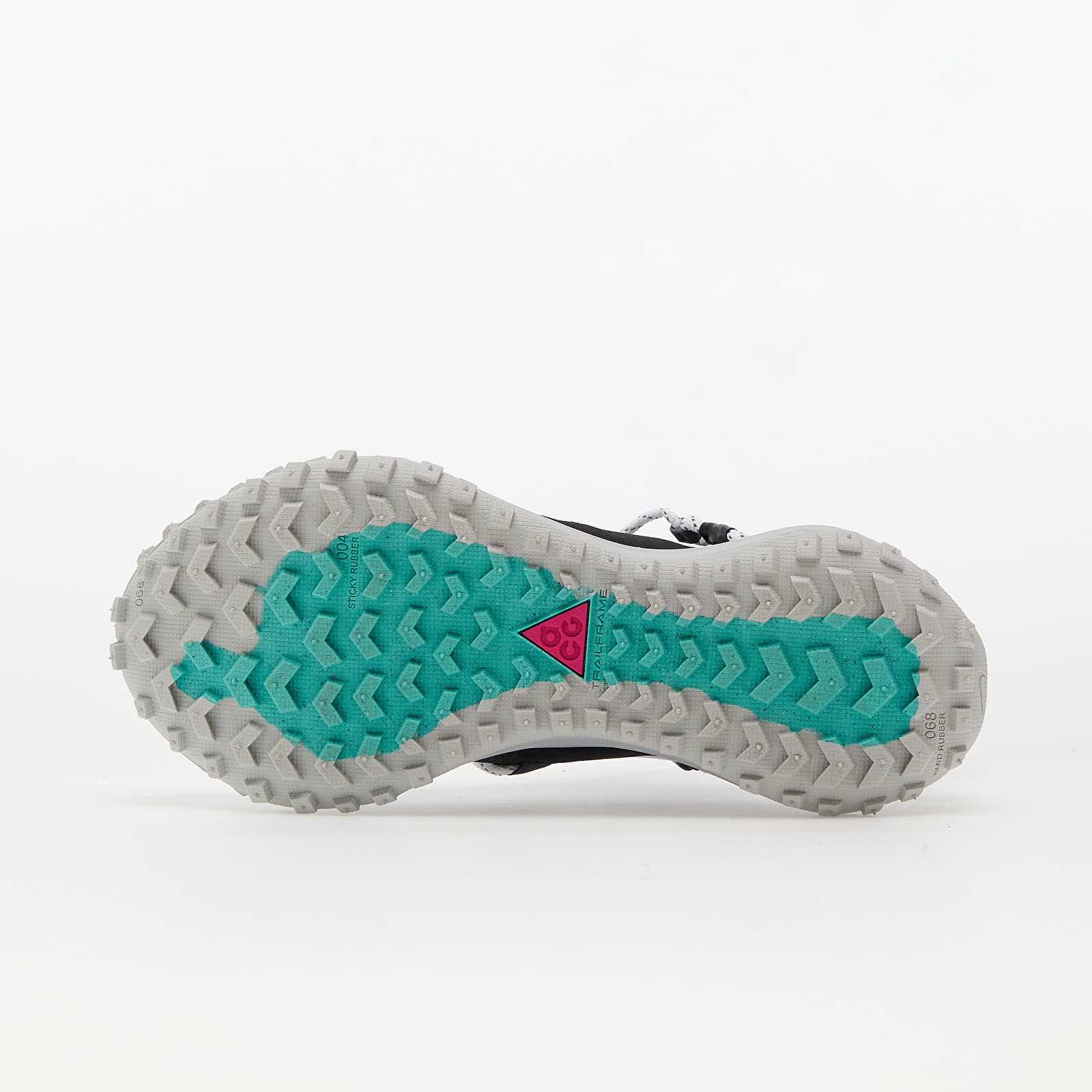 Nike acg cheap gray running shoes