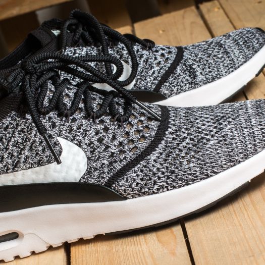 Nike women's air max thea ultra flyknit trainer black / white outlet