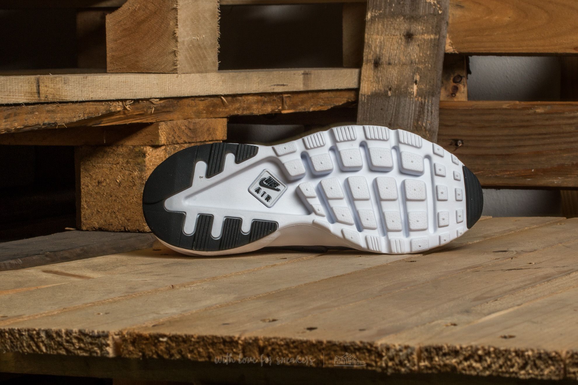 Nike huarache run ultra ps anthracite/pure platinum youth 2025