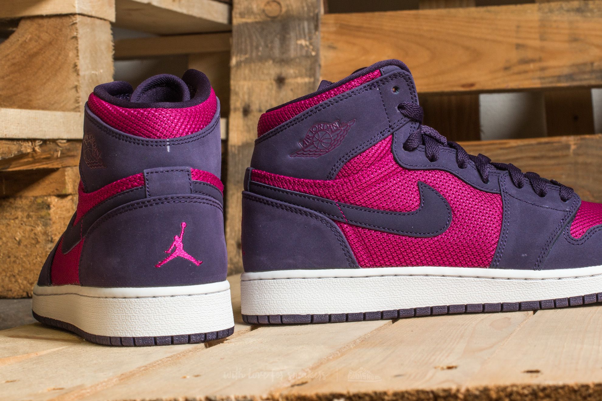 Women s shoes Air Jordan 1 Retro High GG True Berry True Berry