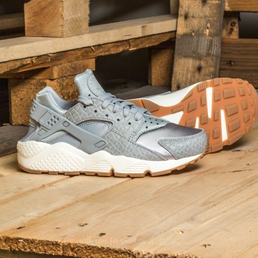 Women s shoes Nike Wmns Air Huarache Run Premium Wolf Grey Wolf Grey Sail Footshop