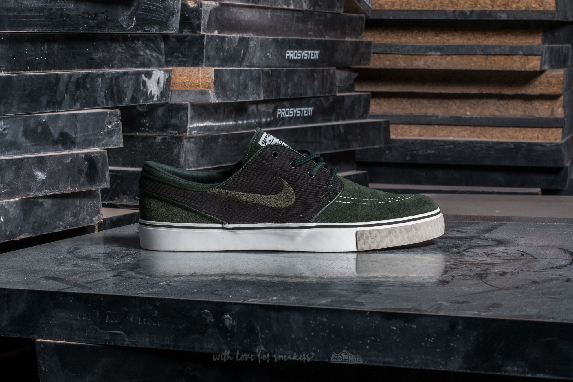 Men s shoes Nike Zoom Stefan Janoski OG Dark Army Dark Army Sail Footshop