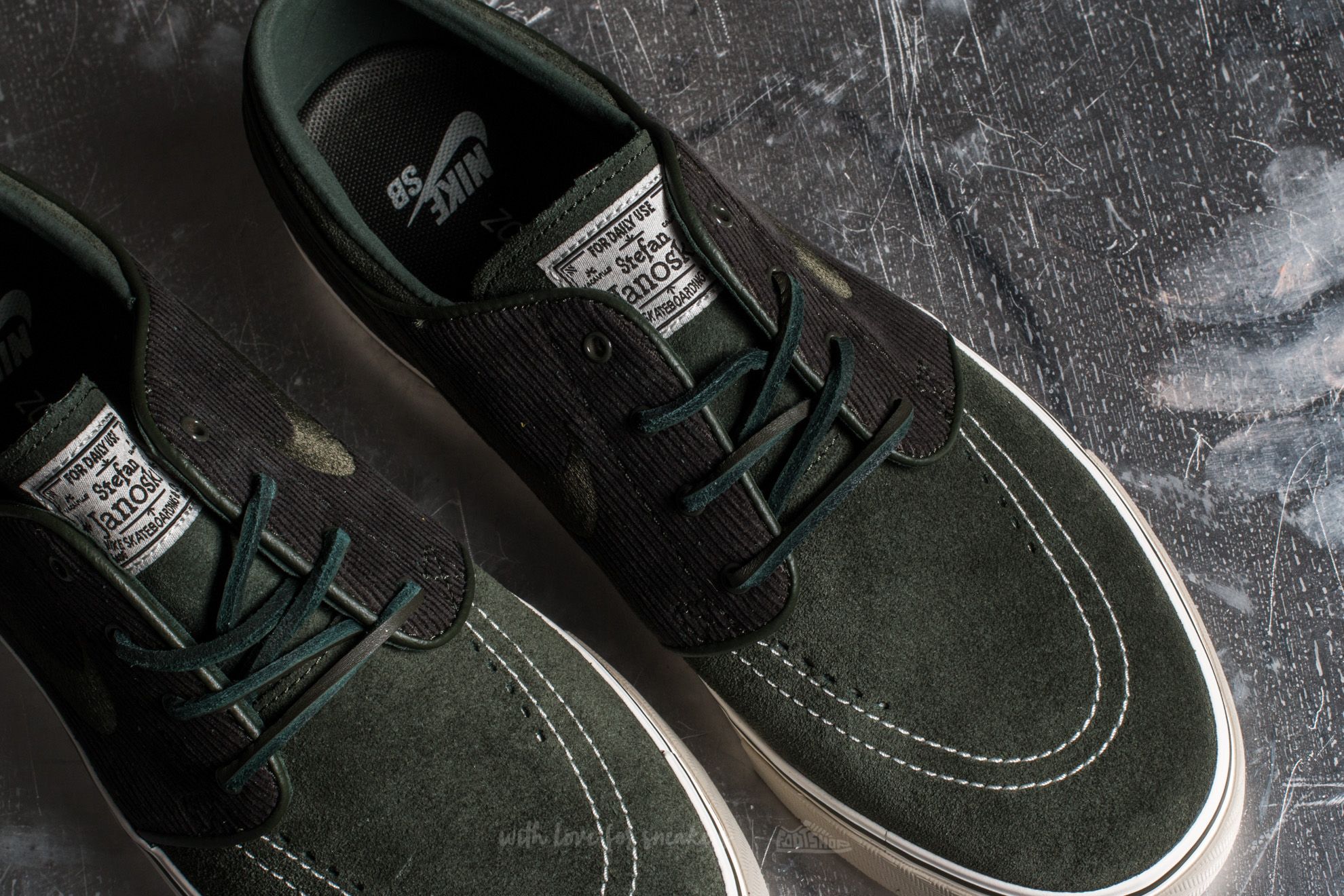 Nike janoski militar new arrivals