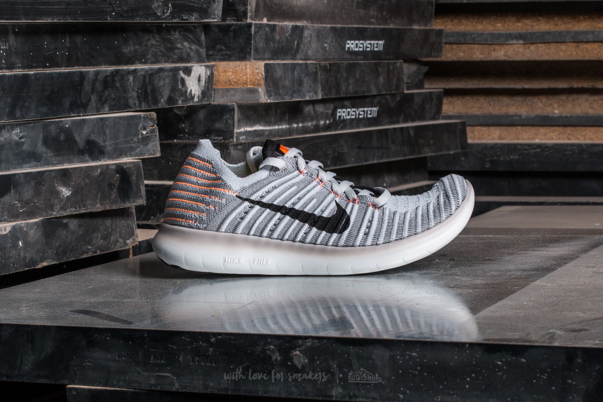 Női cipők Nike Wmns Free Run Flyknit Wolf Grey/ Black-Bright Mango