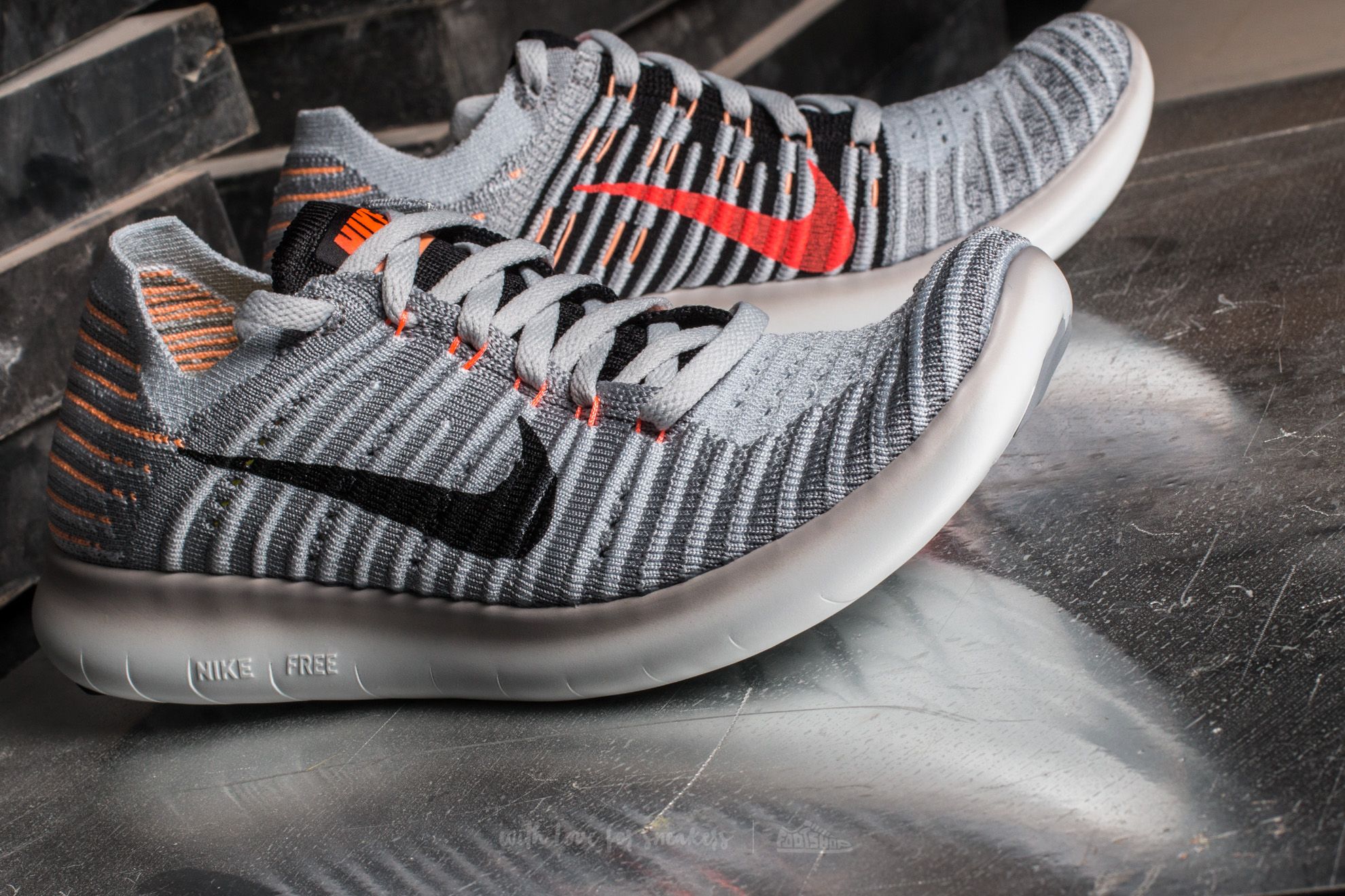 Női cipők Nike Wmns Free Run Flyknit Wolf Grey/ Black-Bright Mango