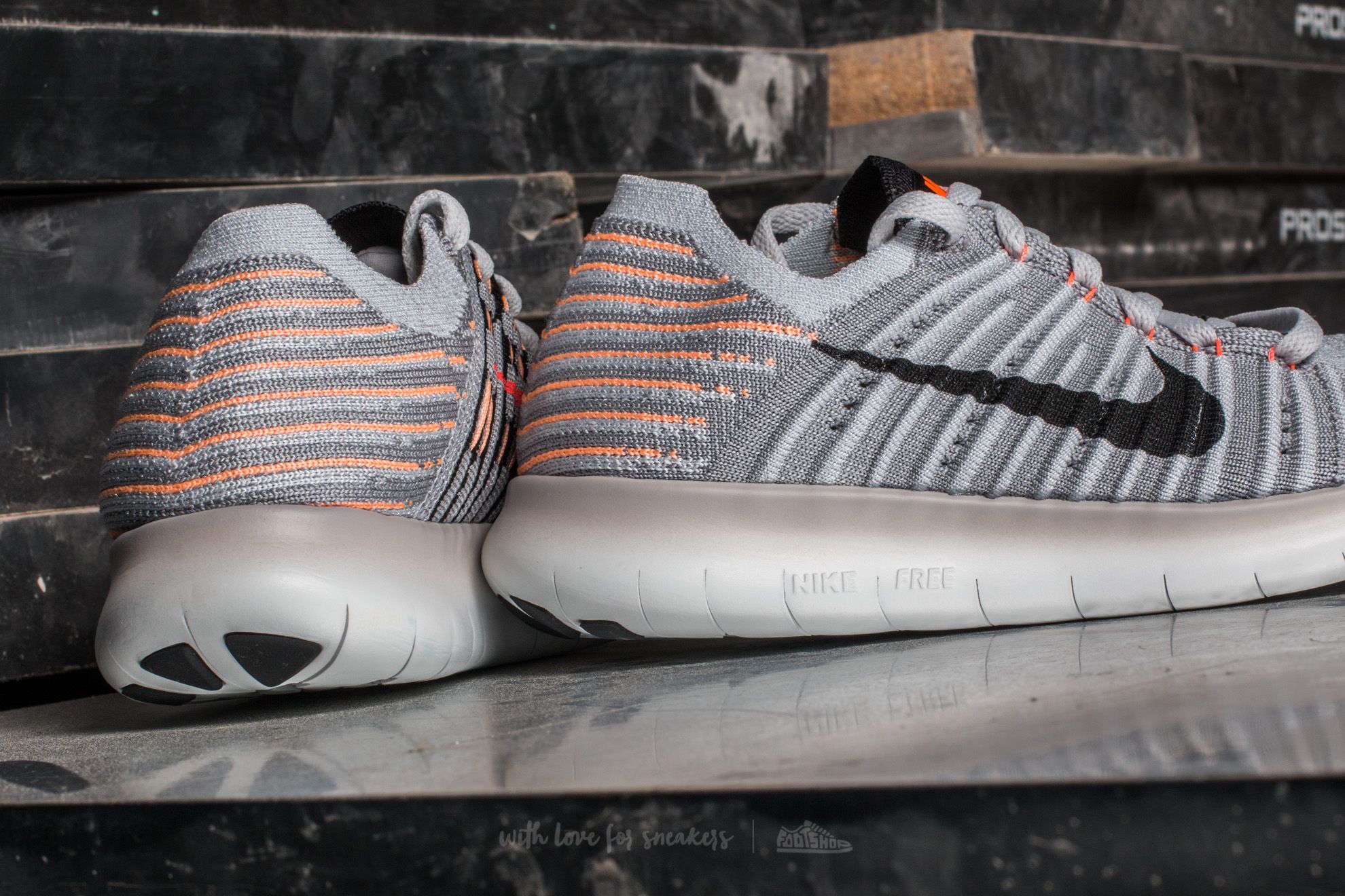 Női cipők Nike Wmns Free Run Flyknit Wolf Grey/ Black-Bright Mango