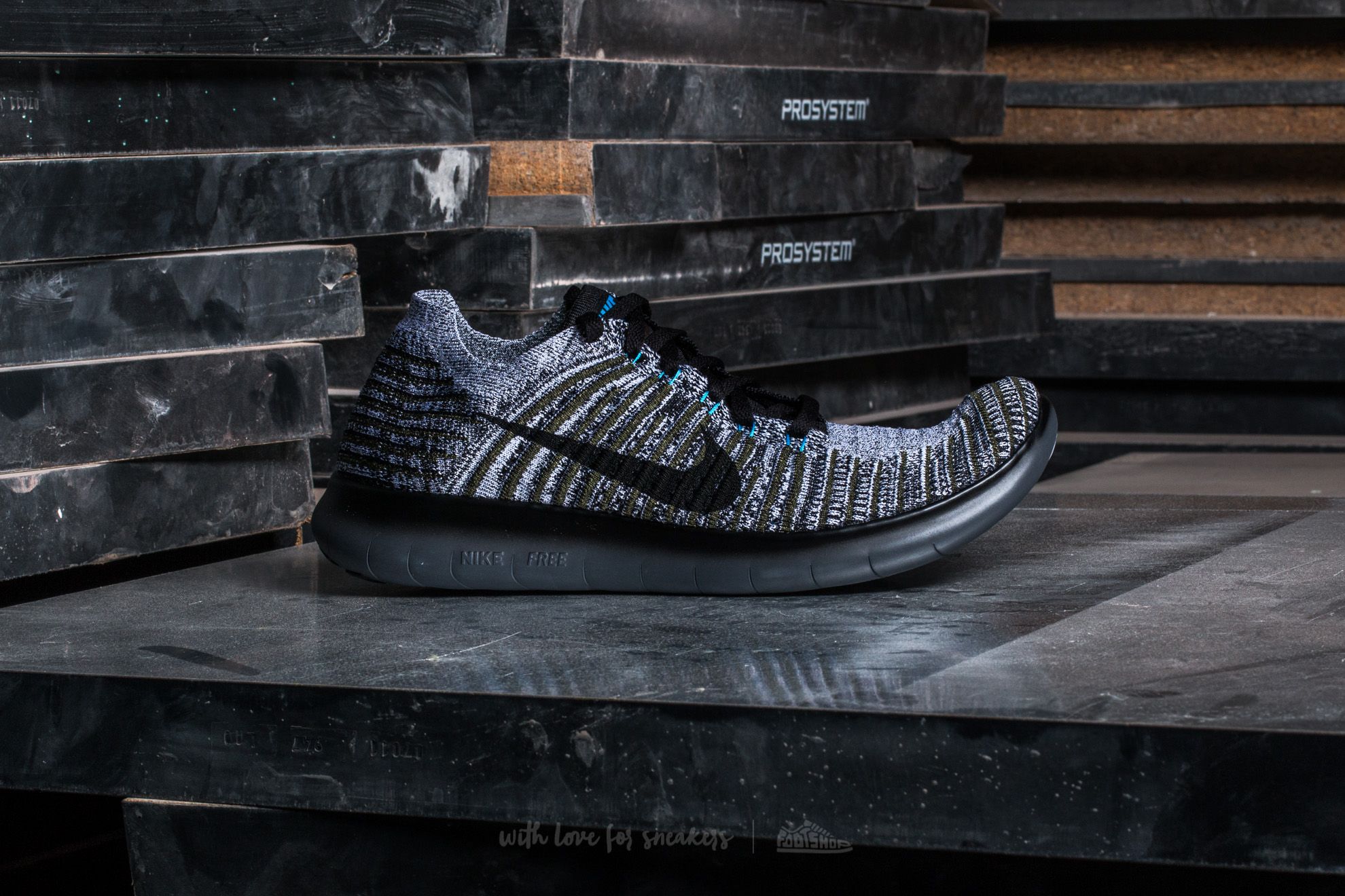 Vyriška avalynė Nike Free Run Flyknit Cargo Khaki/ Black-Blue Glow