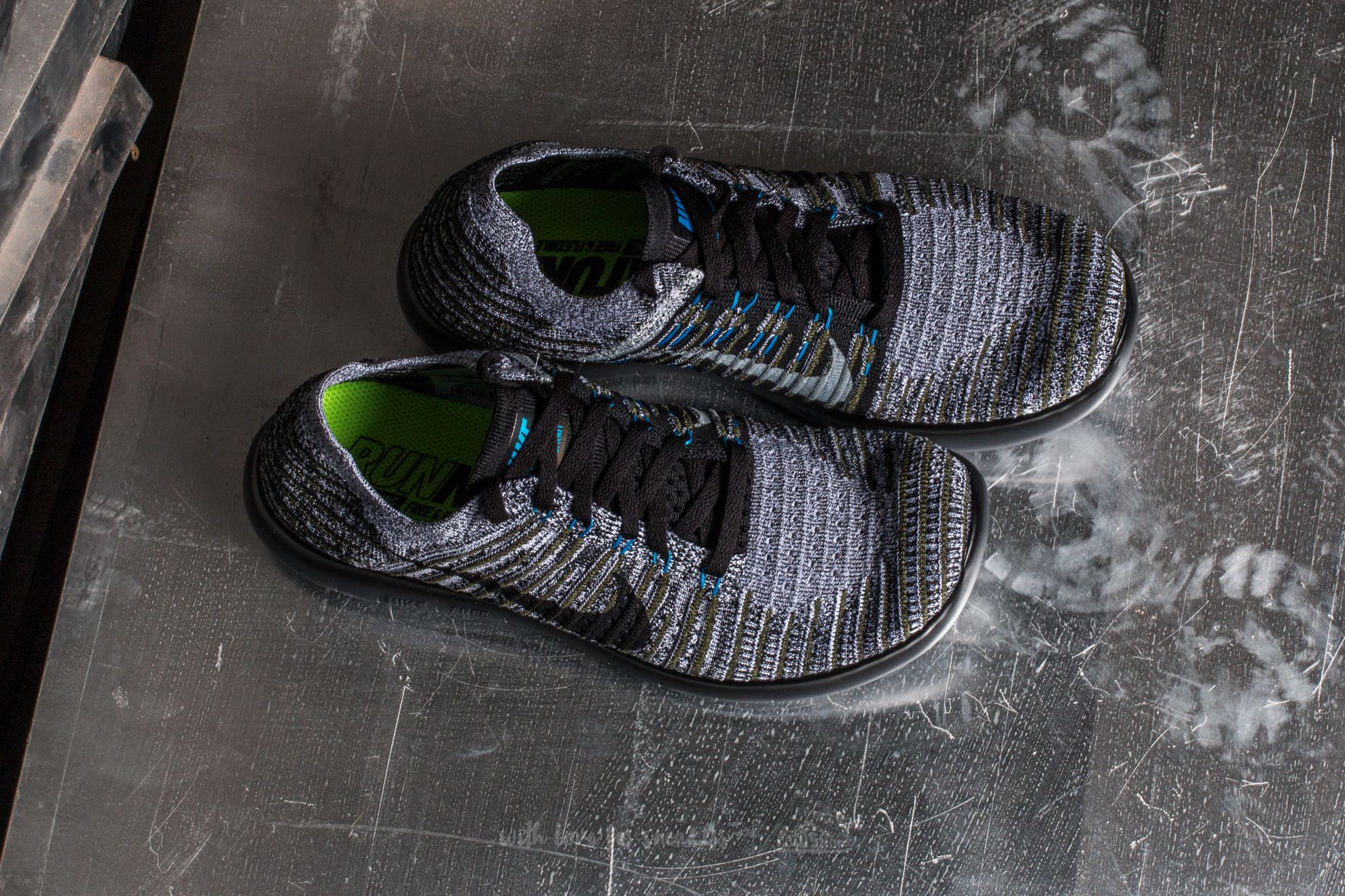 Vyriška avalynė Nike Free Run Flyknit Cargo Khaki/ Black-Blue Glow