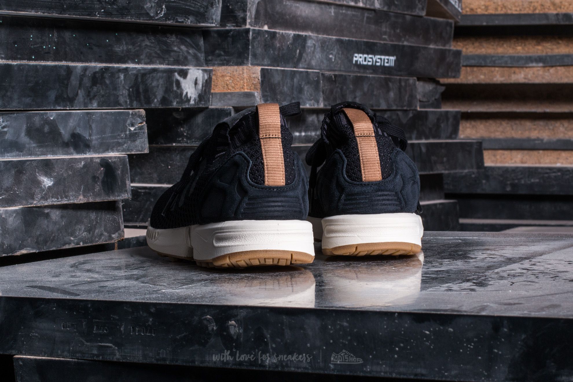 Мъжки кецове и обувки adidas ZX Flux Primeknit Core Black/ Core Black/ Gum