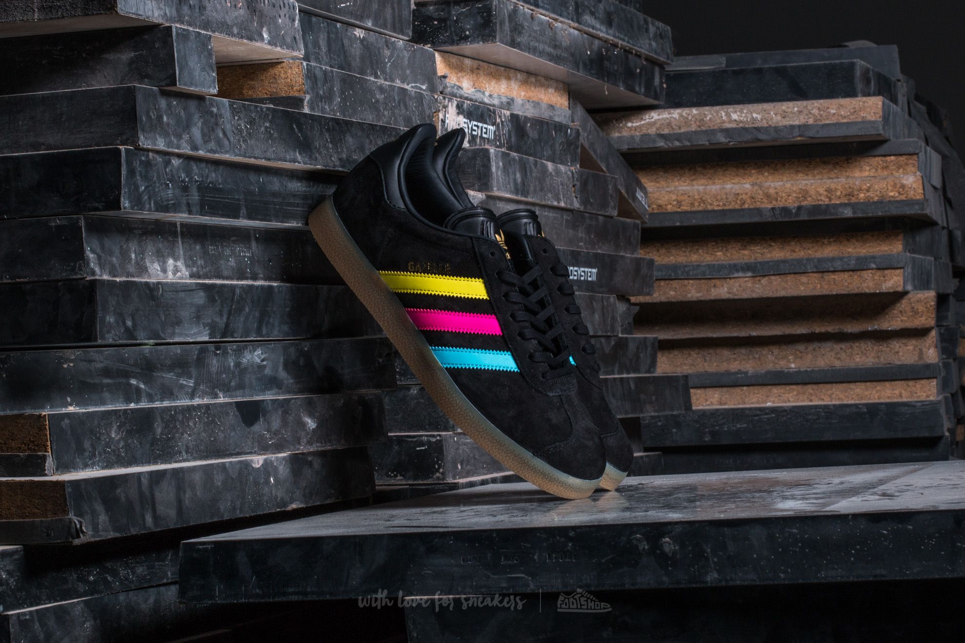 Herren Sneaker und Schuhe adidas Gazelle Core Black/ Bright Cyan/ Shock Pink