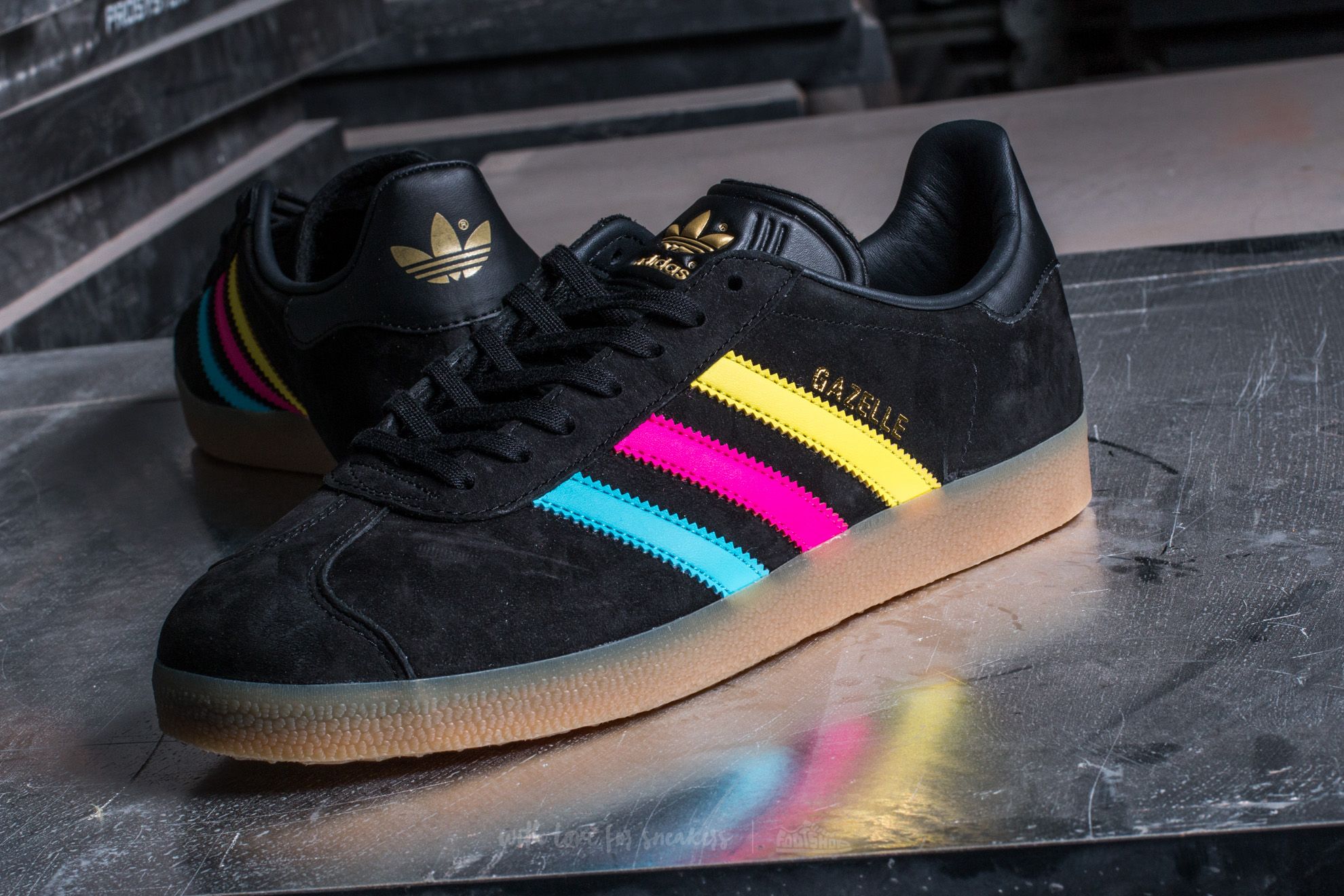 Adidas gazelle bright cyan best sale