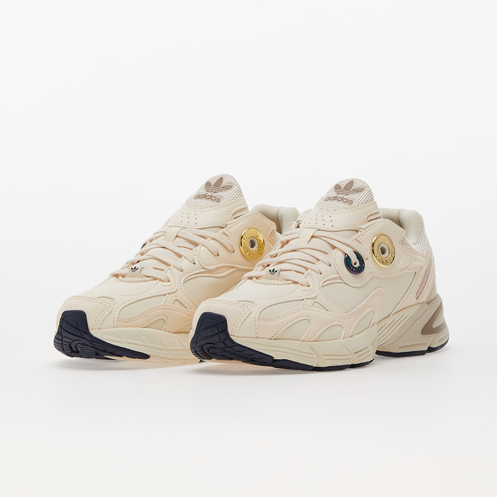 Încălțăminte și sneakerși pentru femei adidas Astir W Ecru Tint/ Ecru Tint/ Gold Metalic