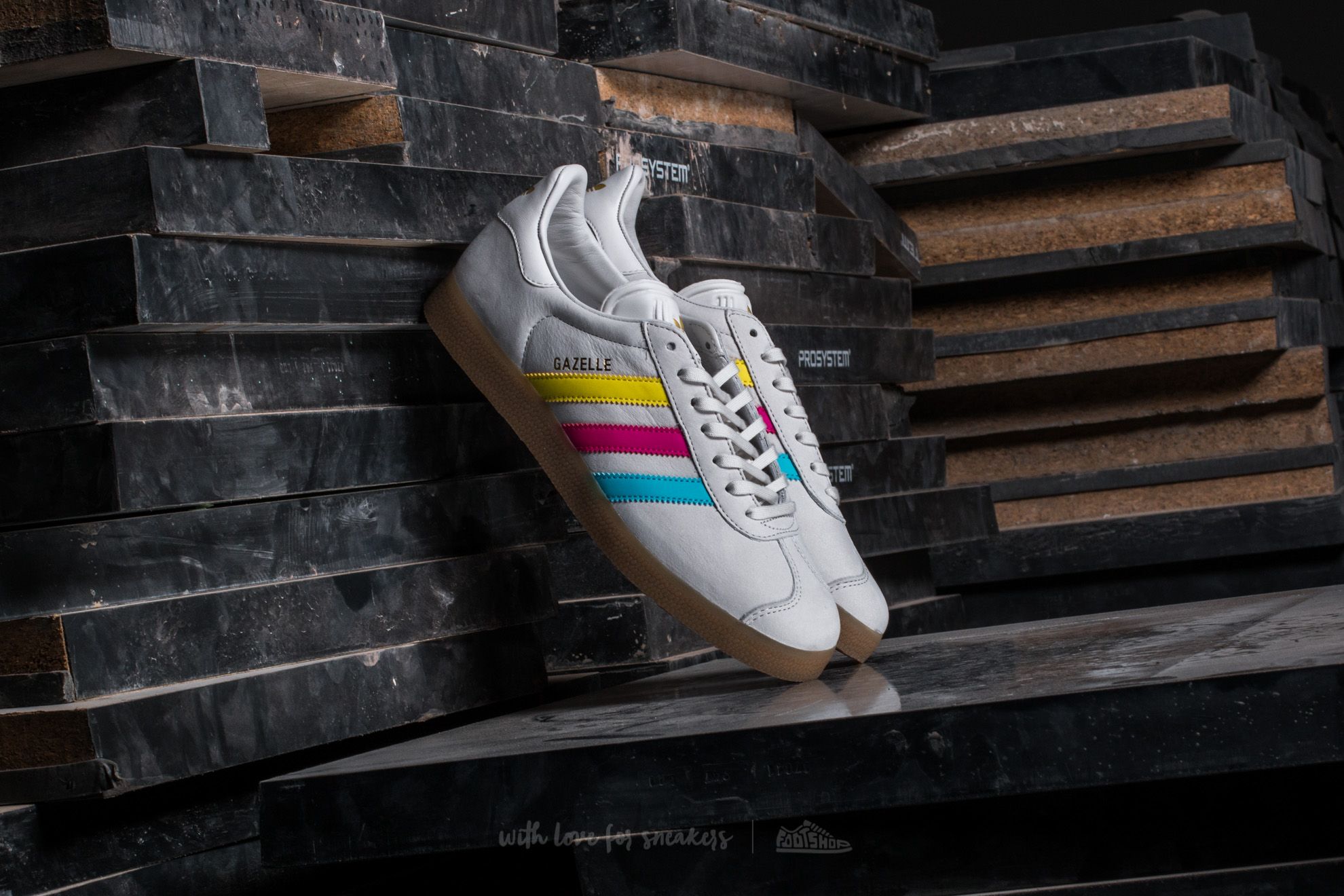 Herren Sneaker und Schuhe adidas Gazelle Vintage White/ Bright Cyan/ Shock Pink