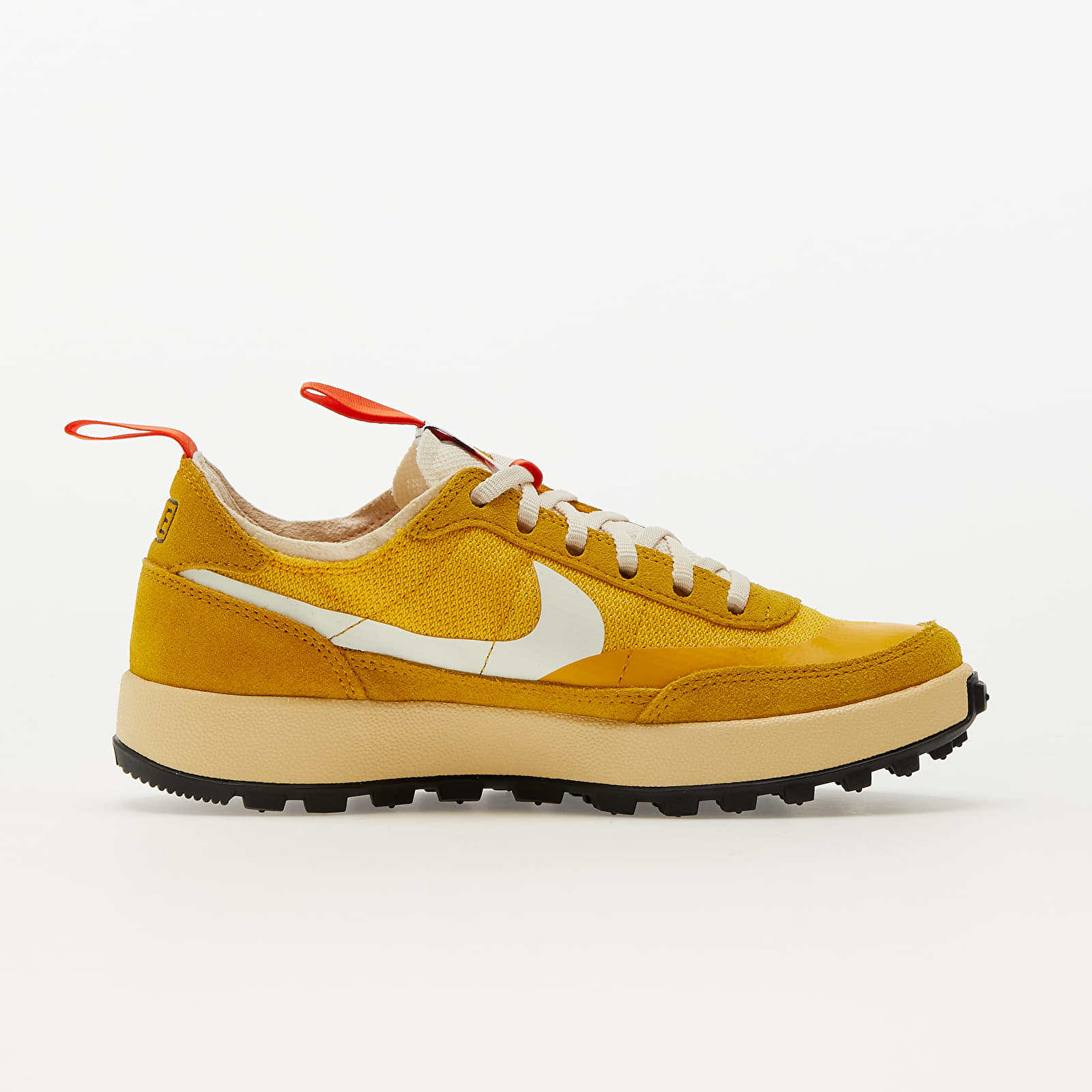 Women's shoes Nike W General Purpose Dark Sulfur/ White-Light Cream