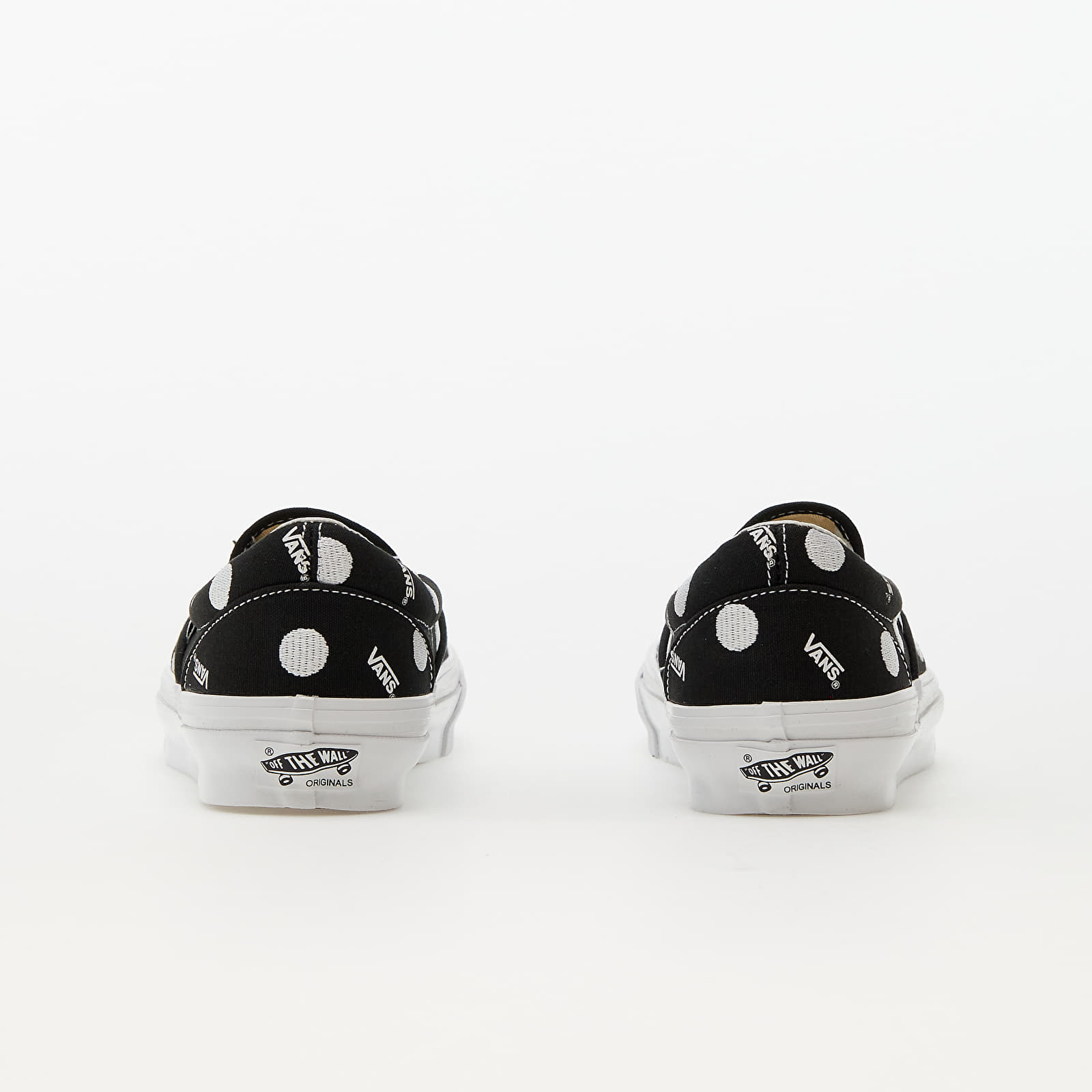 Black and white deals polka dot vans