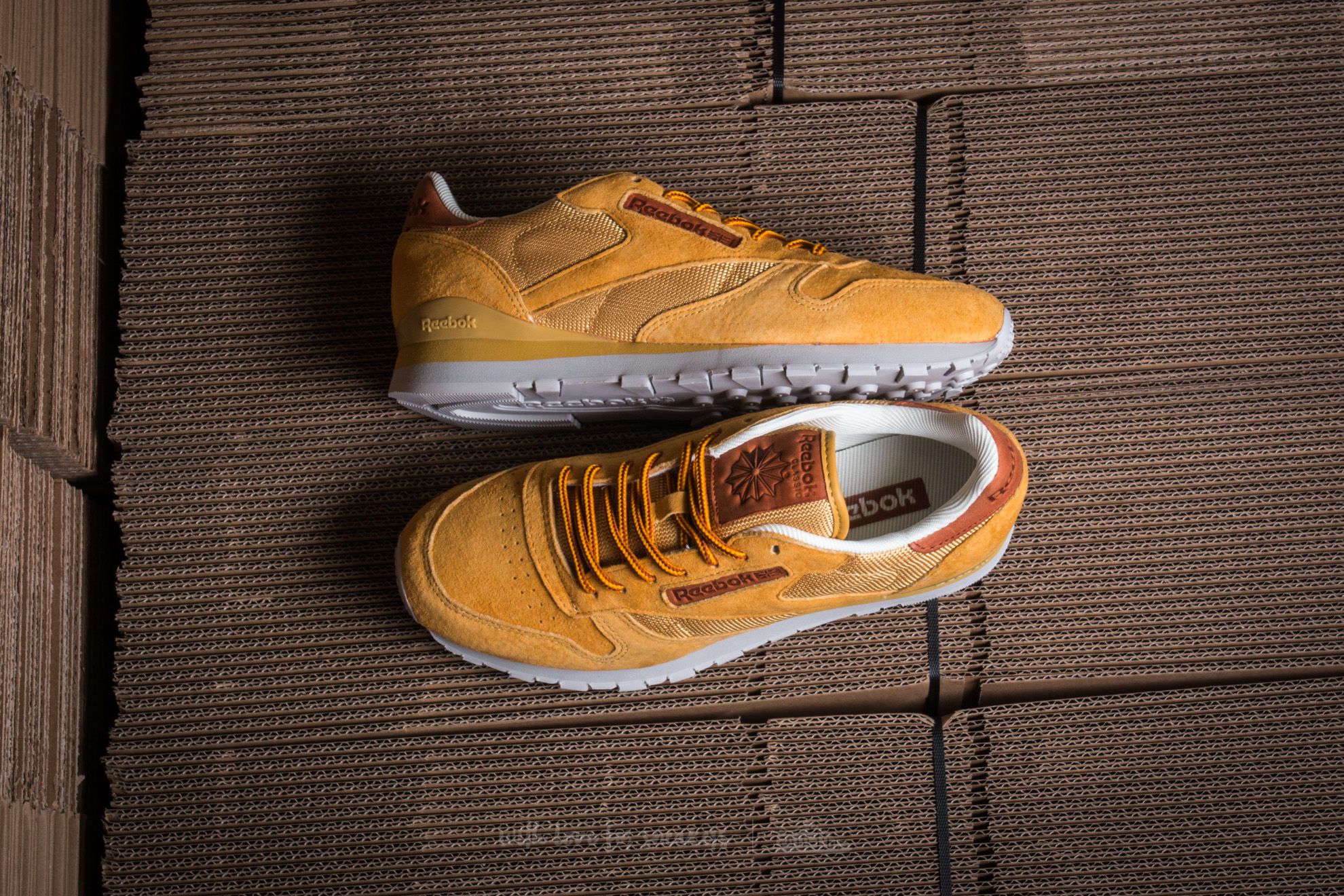 Reebok men gold sale