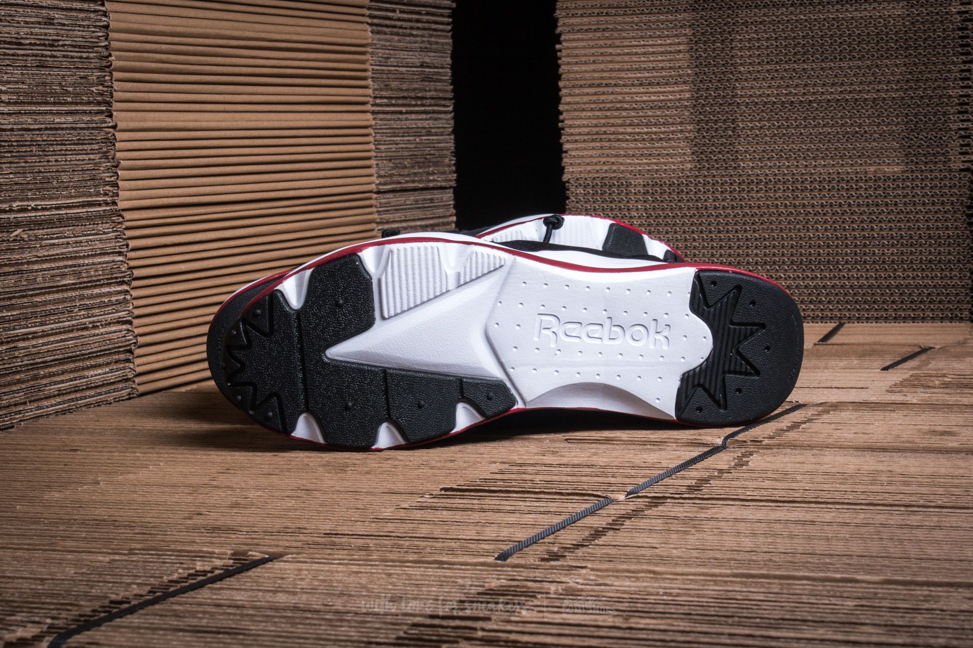 Încălțăminte și sneakerși pentru bărbați Reebok Furylite Stage Black/ Flash Red