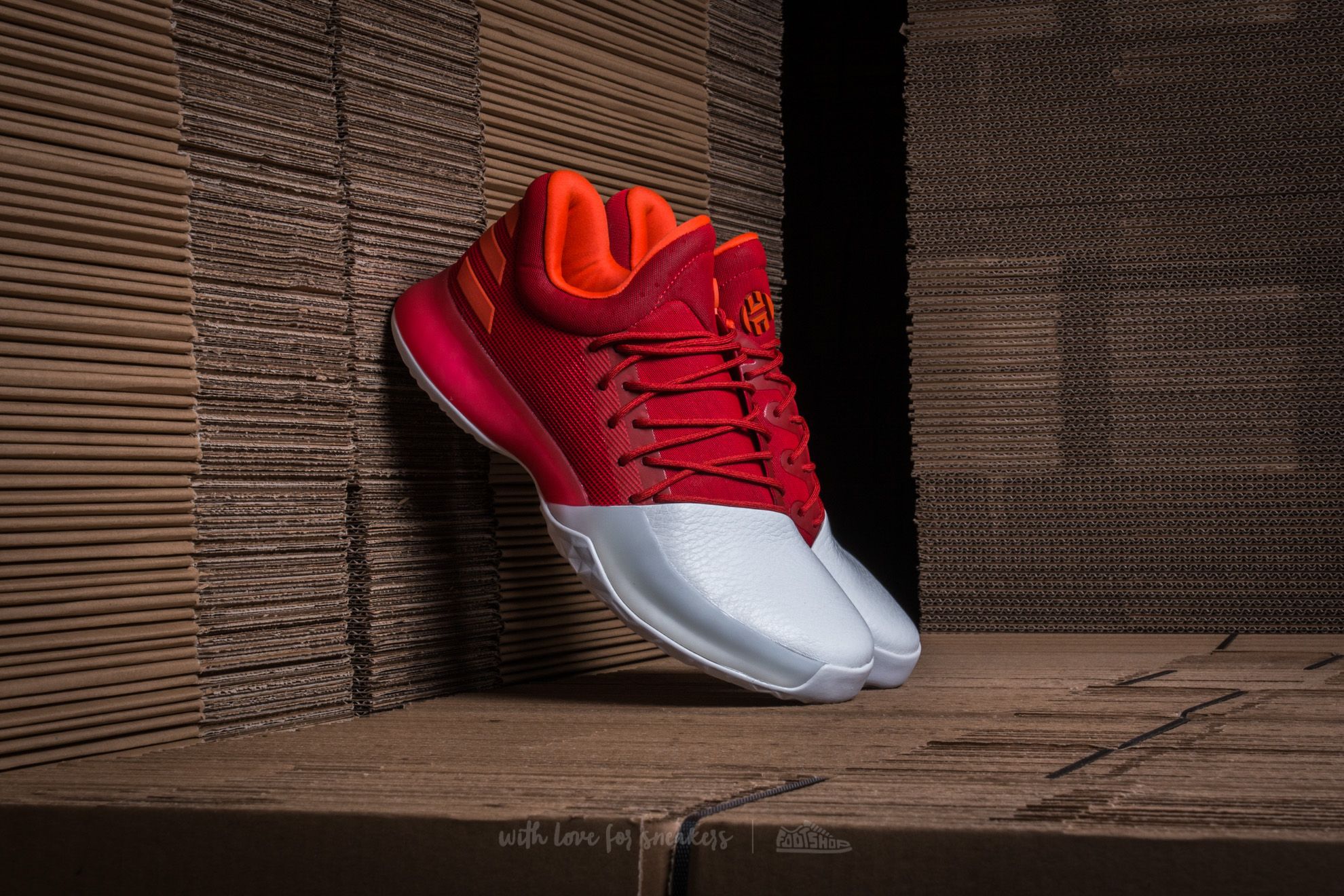Încălțăminte și sneakerși pentru bărbați adidas Harden Vol. 1 Scarlet/ Footwear White/ Energy