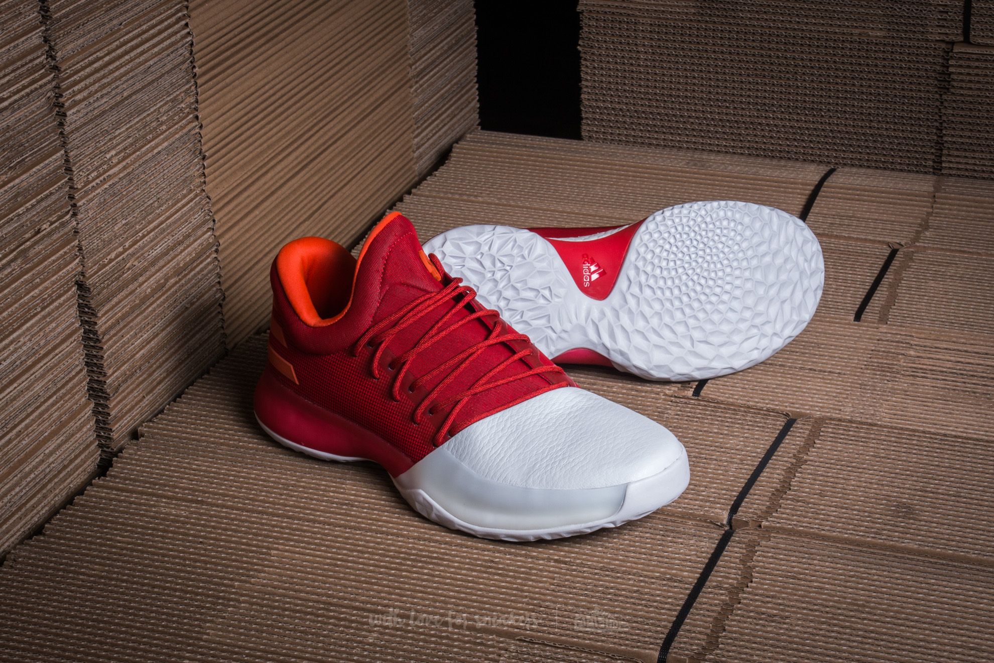 Încălțăminte și sneakerși pentru bărbați adidas Harden Vol. 1 Scarlet/ Footwear White/ Energy