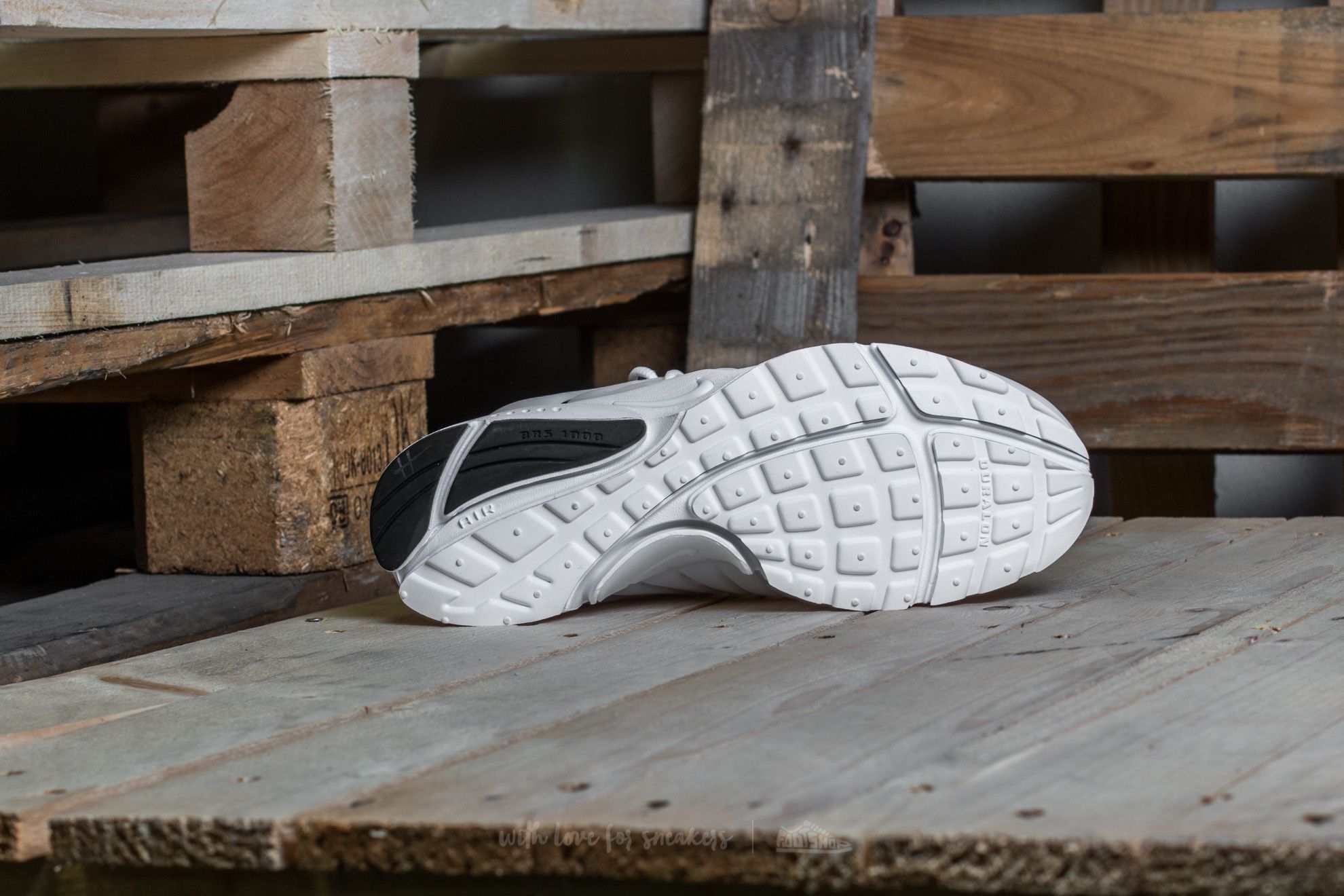 Men s shoes Nike Air Presto Essential White White Black Footshop