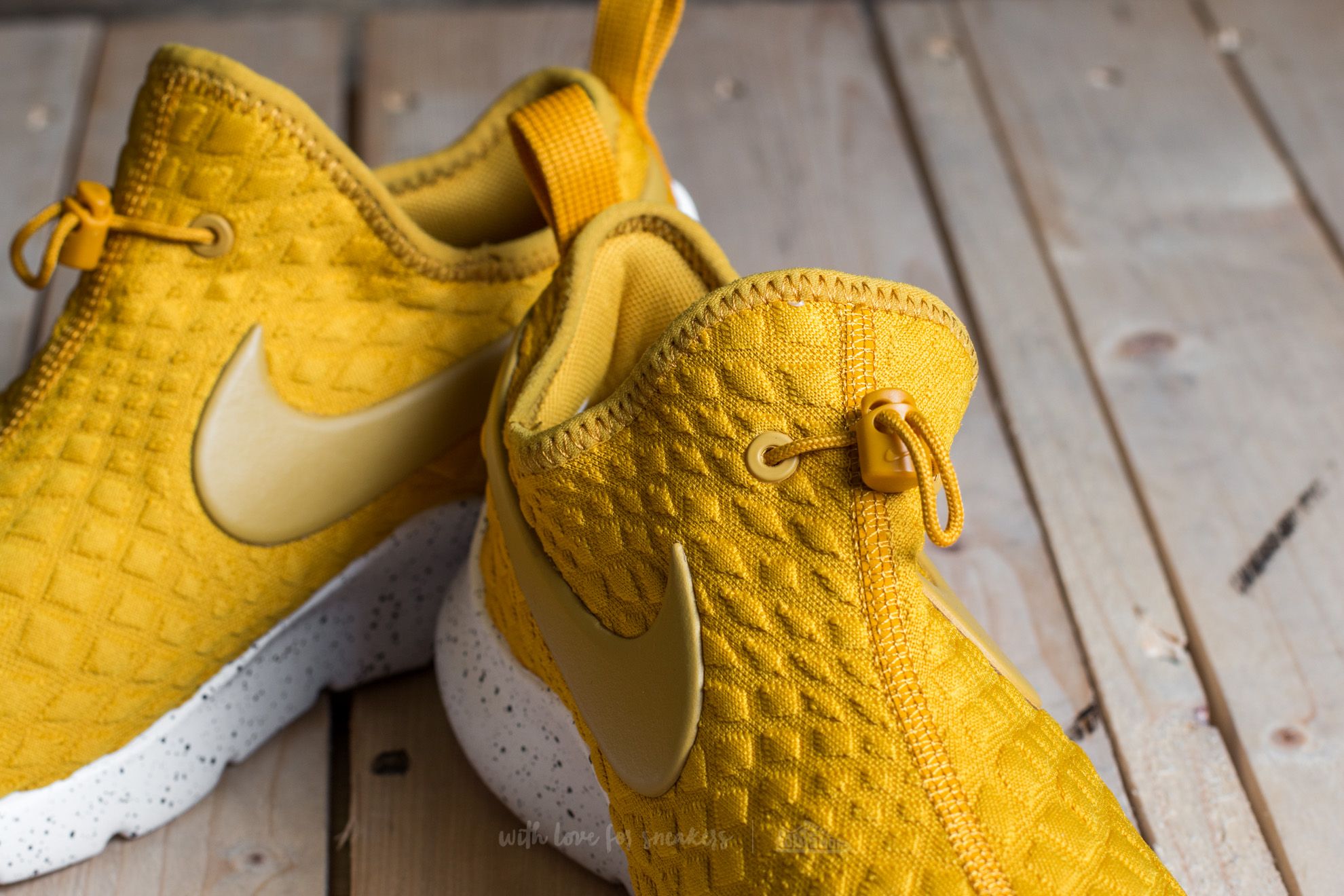 Moteriška avalynė Nike W Aptare Gold Dart/ Gold Dart-Black