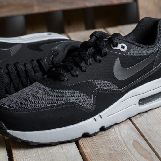 Nike air max 1 ultra essential schwarz top