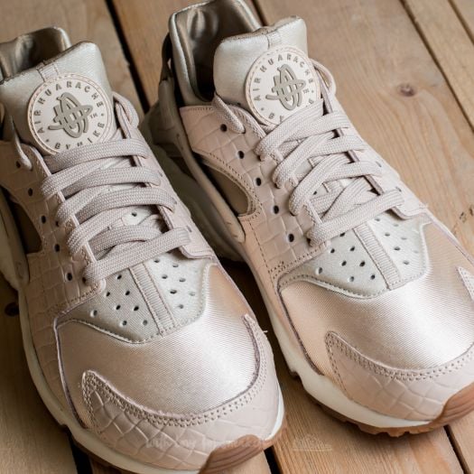 Women s shoes Nike Wmns Air Huarache Run Premium Oatmeal Khaki Sail Footshop
