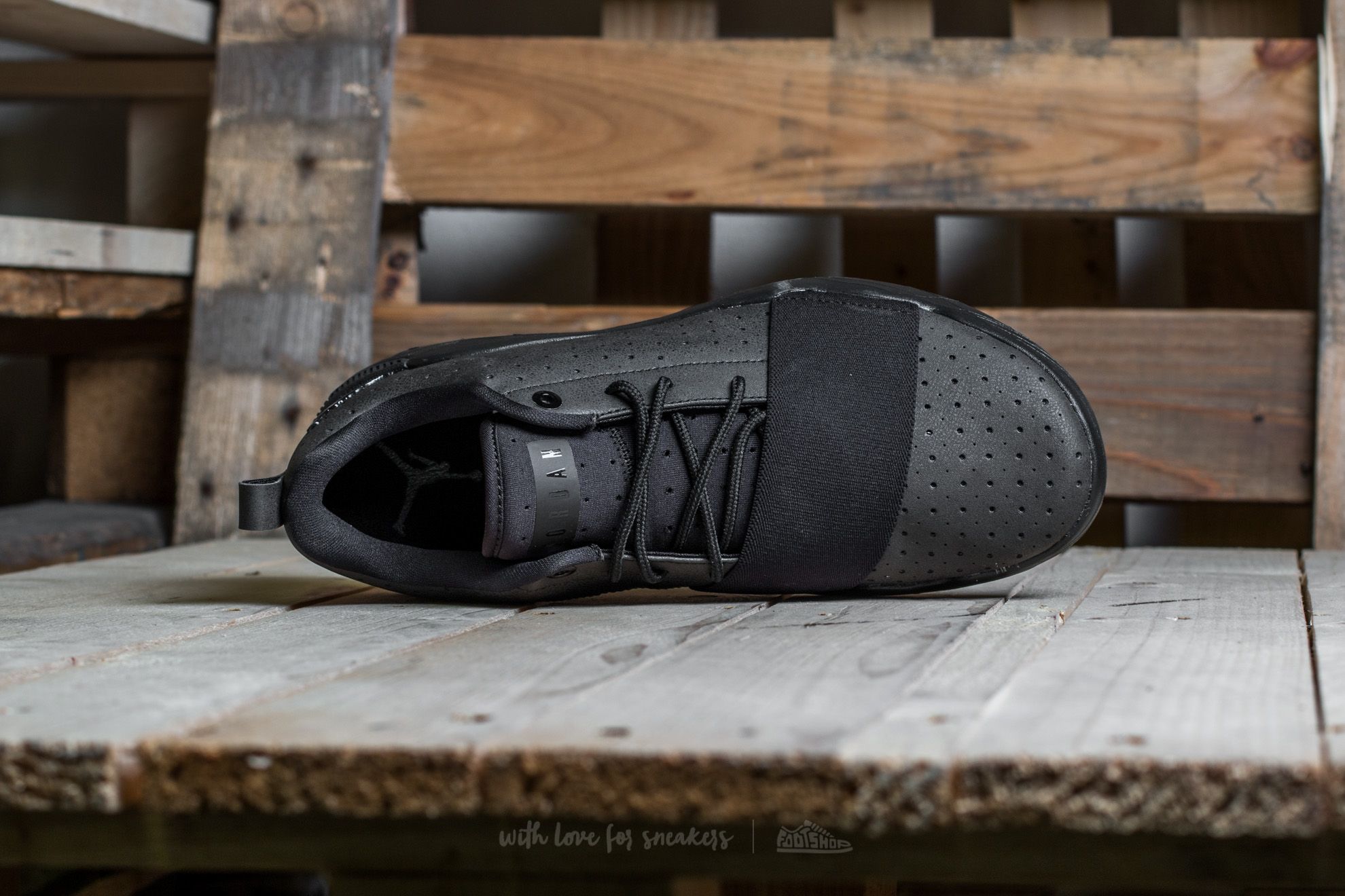Nike hotsell jordan breakout