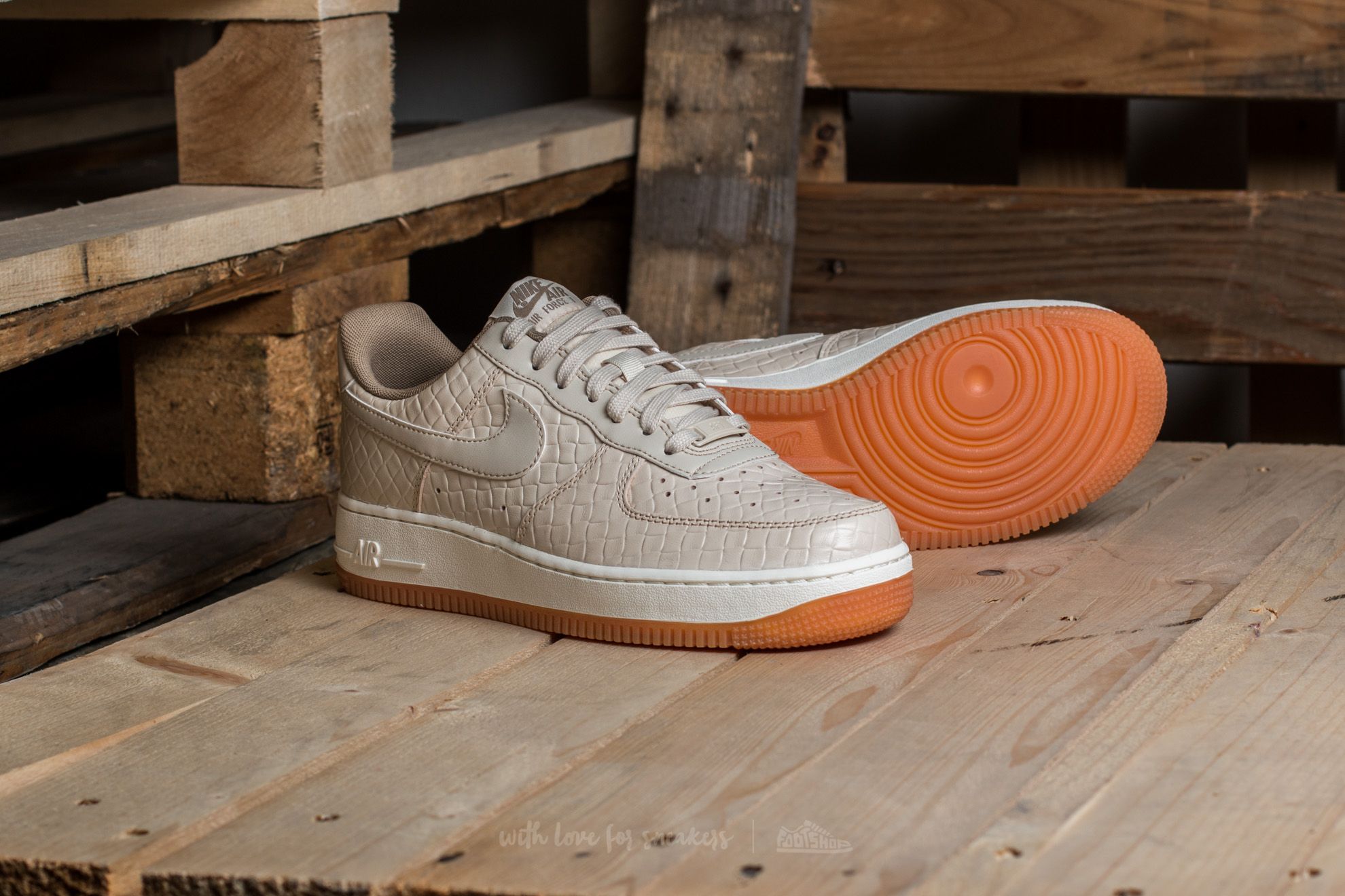 Nike air force 1 khaki womens outlet