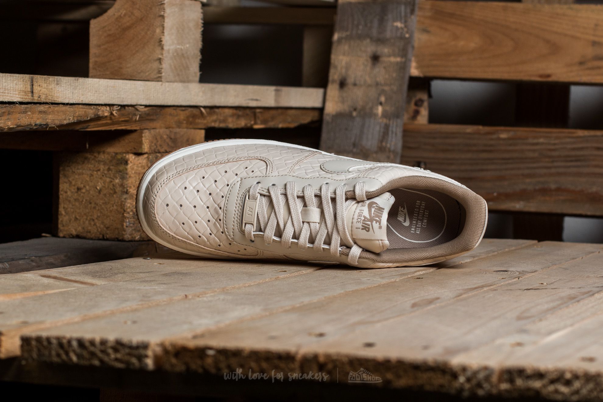 Women's shoes Nike Wmns Air Force 1 '07 Premium Oatmeal/ Oatmeal-Khaki-Sail