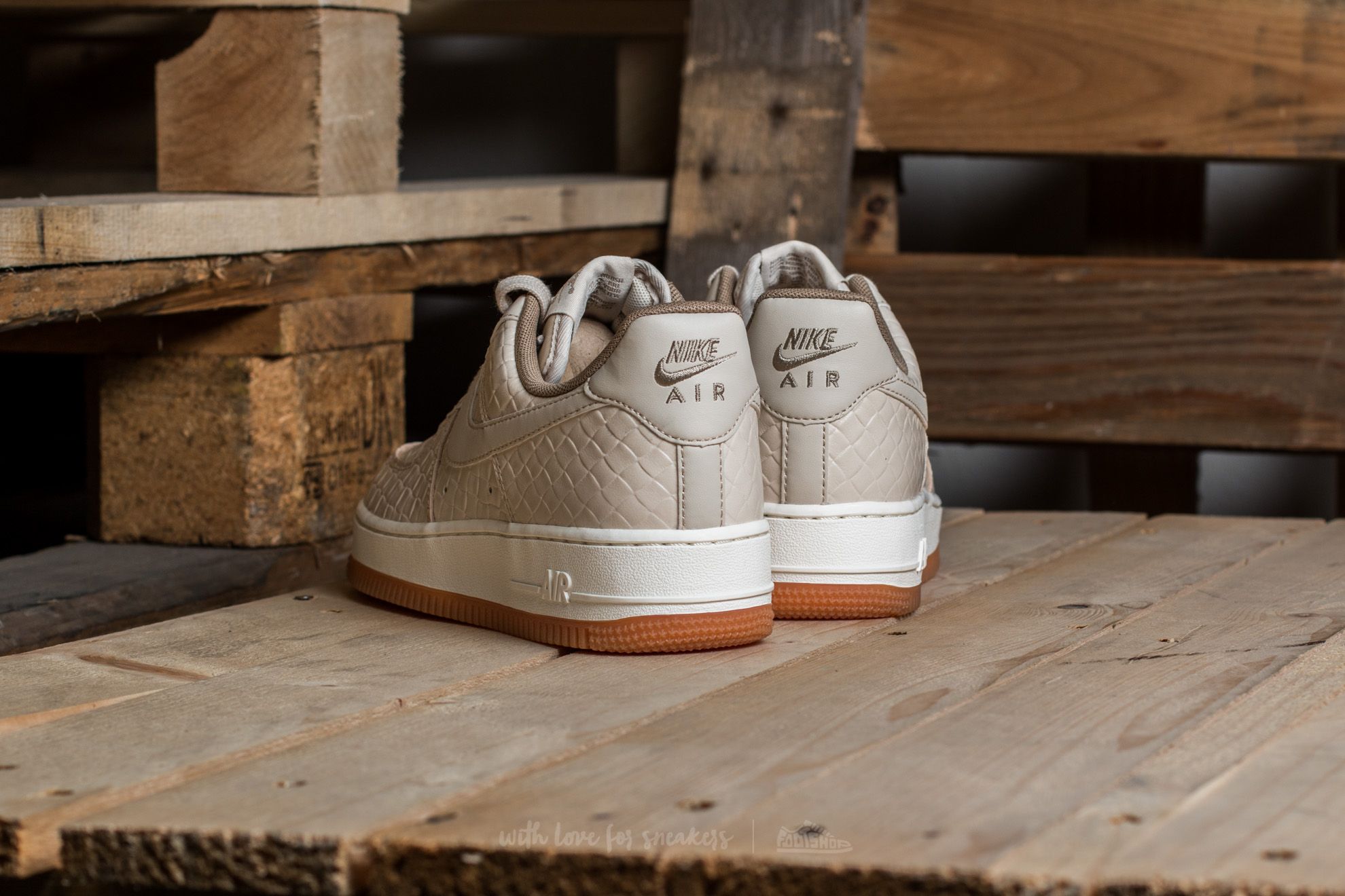 Nike air force 1 07 premium w sales