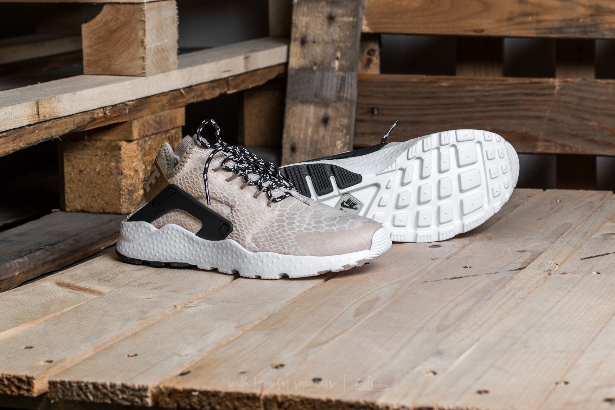 W air huarache run ultra se hot sale